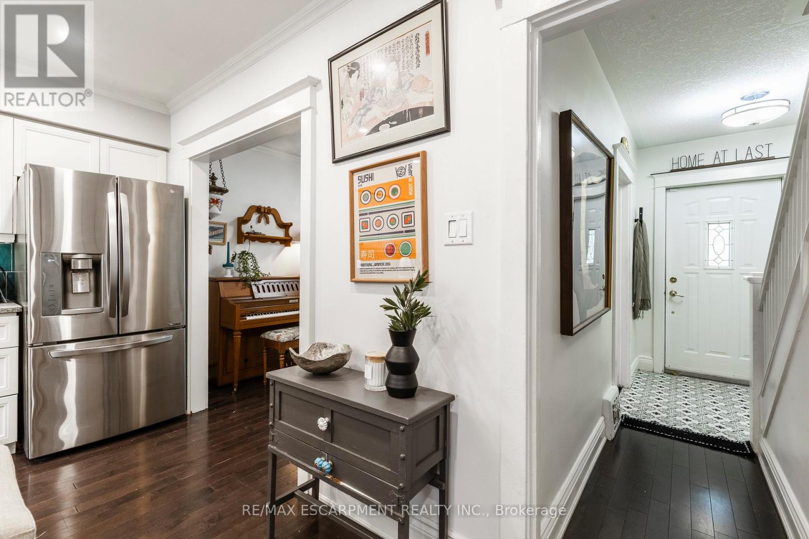 431 Hughson Street N, Hamilton, Ontario L8L 4N4 - Photo 19 - X12537408