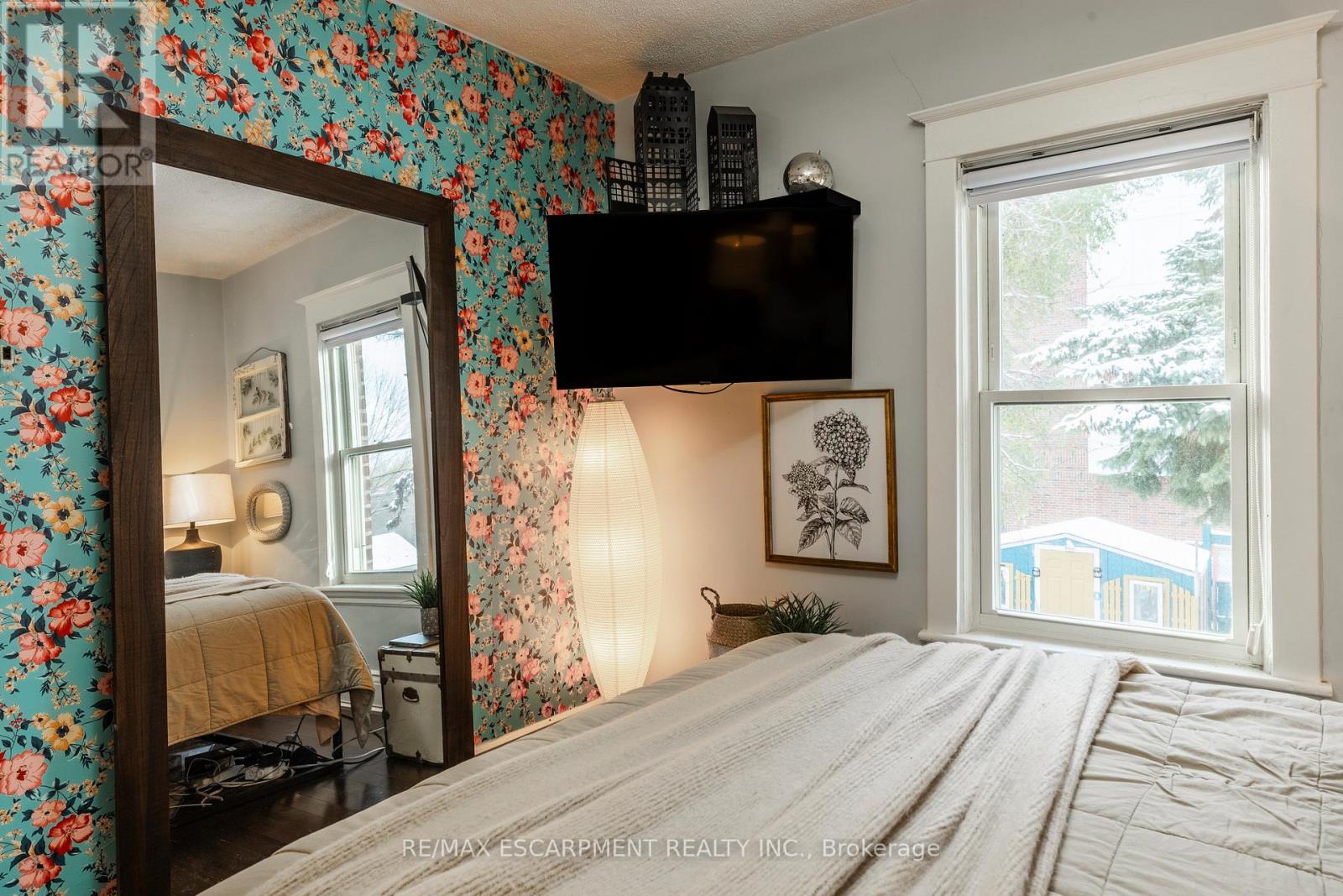 431 Hughson Street N, Hamilton, Ontario L8L 4N4 - Photo 24 - X12537408