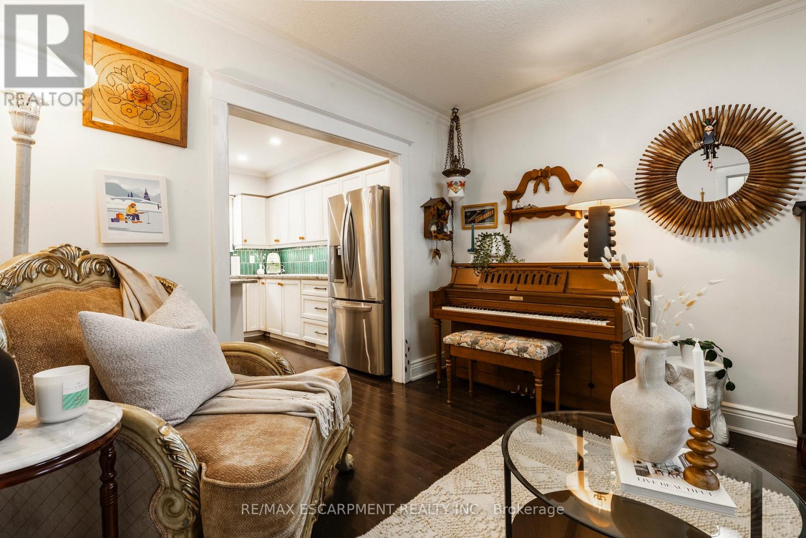 431 Hughson Street N, Hamilton, Ontario L8L 4N4 - Photo 8 - X12537408