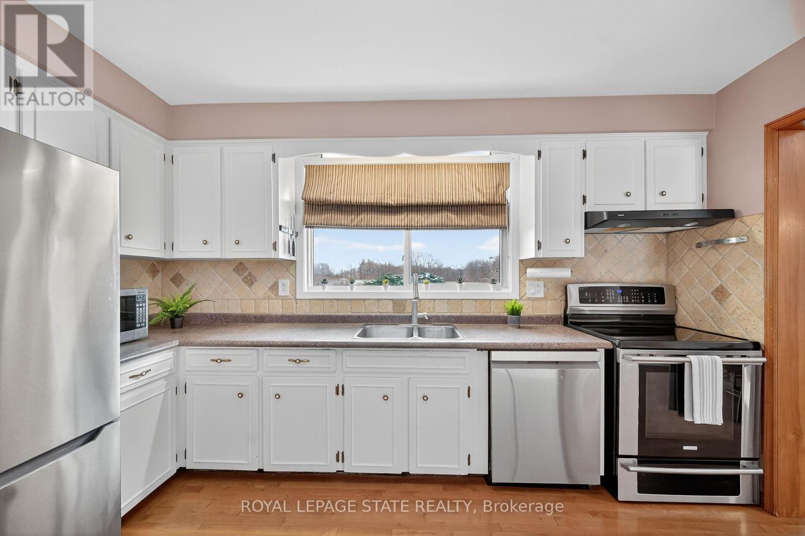 580 Woodhill Road, Hamilton, Ontario  L0R 2B0 - Photo 15 - X12537410