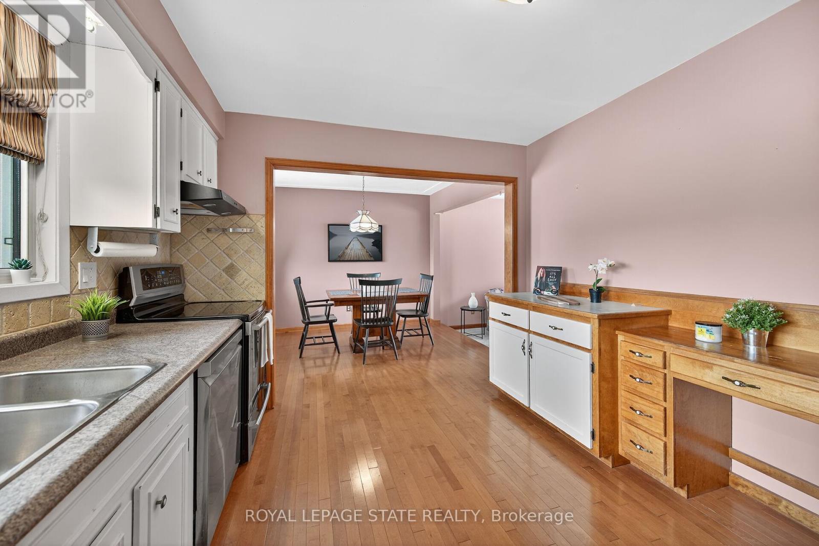 580 Woodhill Road, Hamilton, Ontario  L0R 2B0 - Photo 16 - X12537410