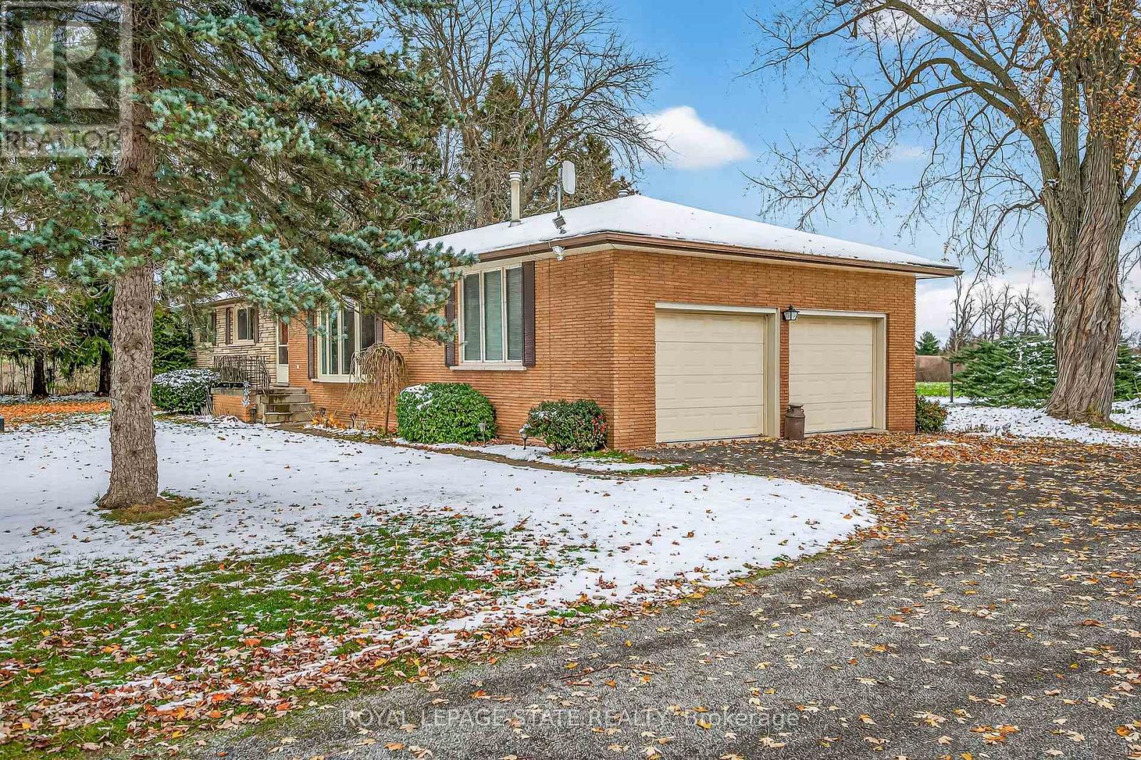 580 Woodhill Road, Hamilton, Ontario  L0R 2B0 - Photo 3 - X12537410