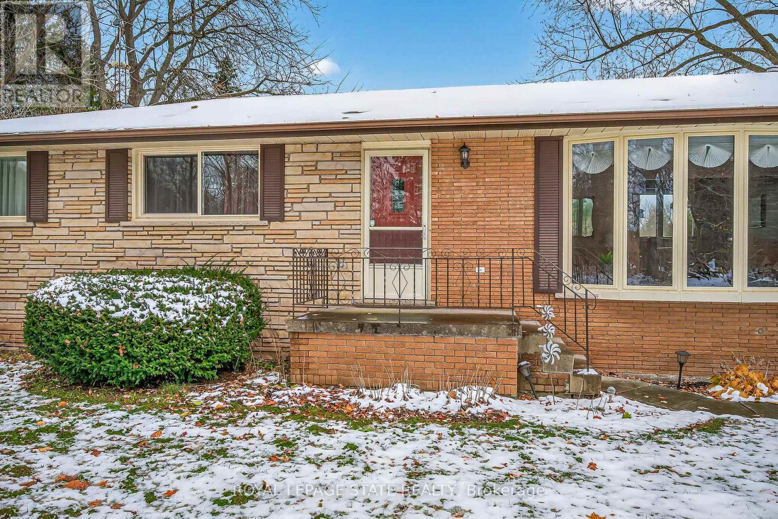 580 Woodhill Road, Hamilton, Ontario  L0R 2B0 - Photo 4 - X12537410