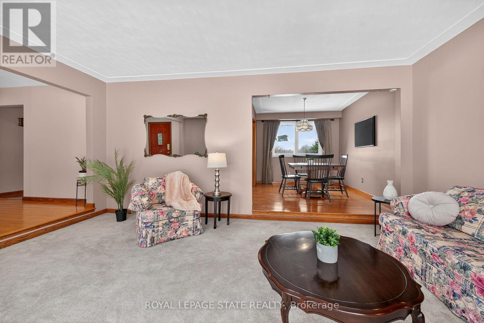 580 Woodhill Road, Hamilton, Ontario  L0R 2B0 - Photo 8 - X12537410