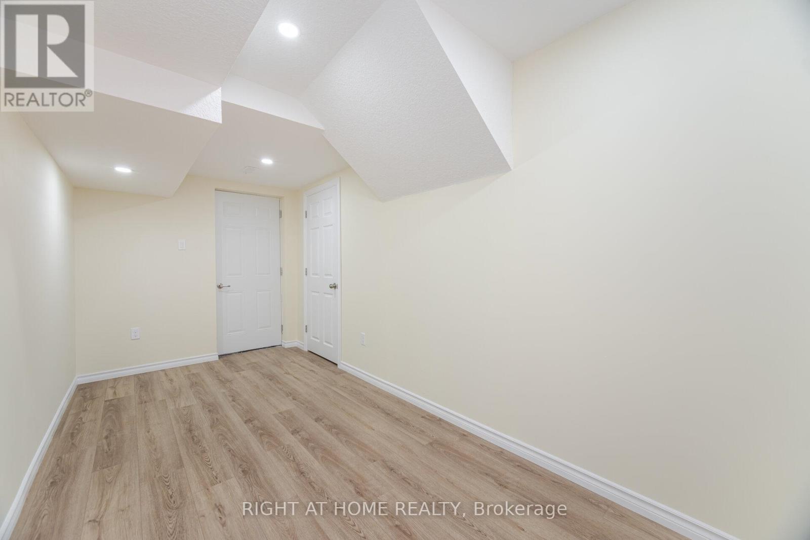 32 George Brier Drive W, Brant, Ontario  N3L 0L3 - Photo 44 - X12537434