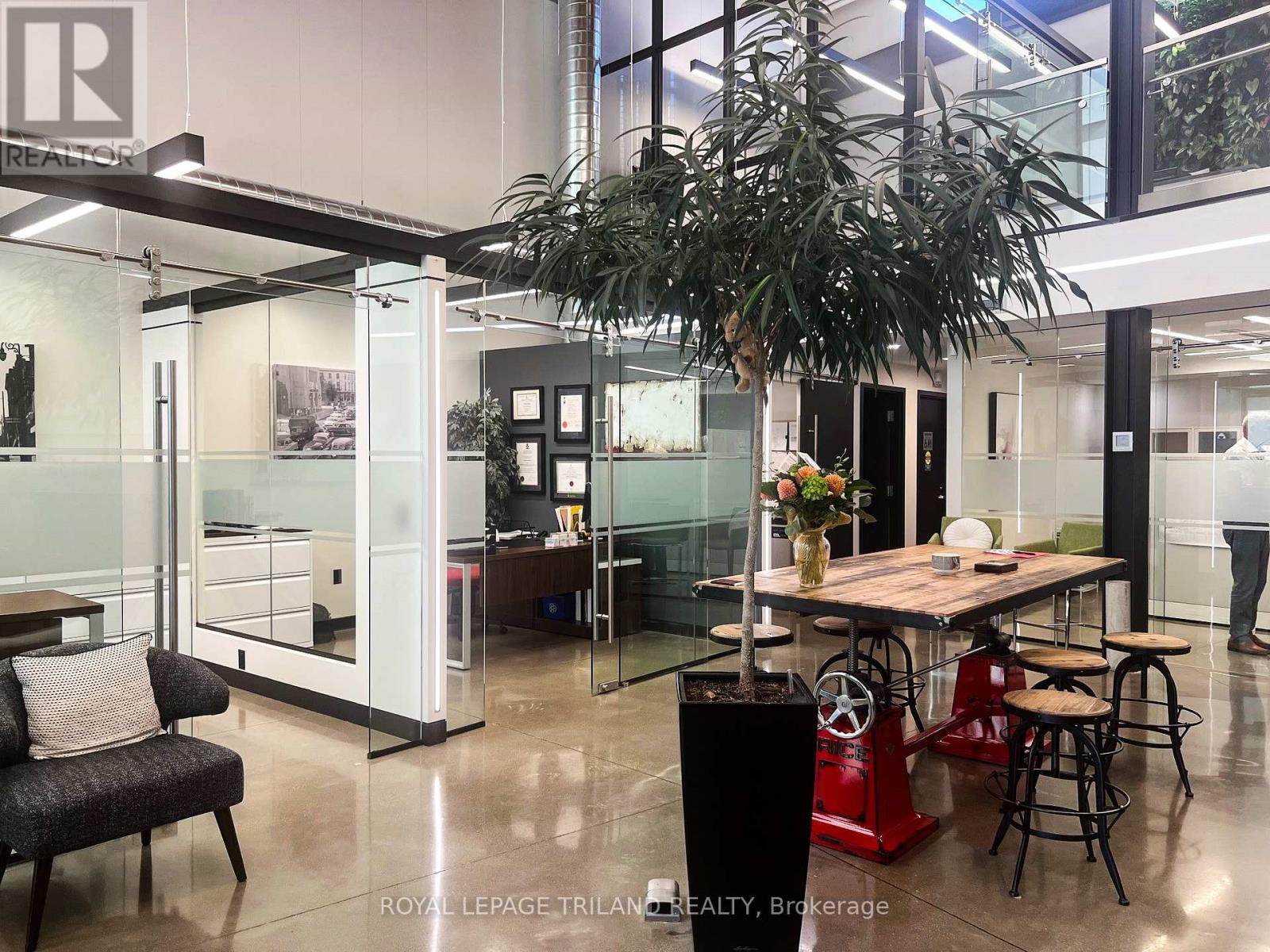 104 - 240 Waterloo Street, London East, Ontario  N6B 2N4 - Photo 9 - X12341294