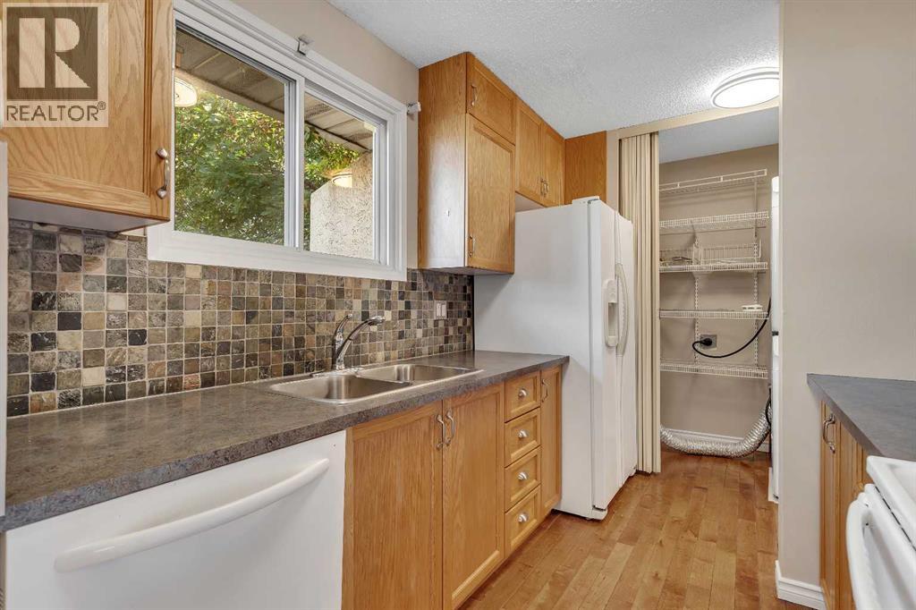 105 Fonda Court Se, Calgary, Alberta  T2A 6B5 - Photo 9 - A2251955