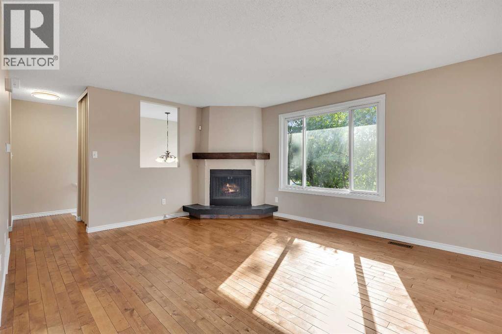 105 Fonda Court Se, Calgary, Alberta  T2A 6B5 - Photo 5 - A2251955