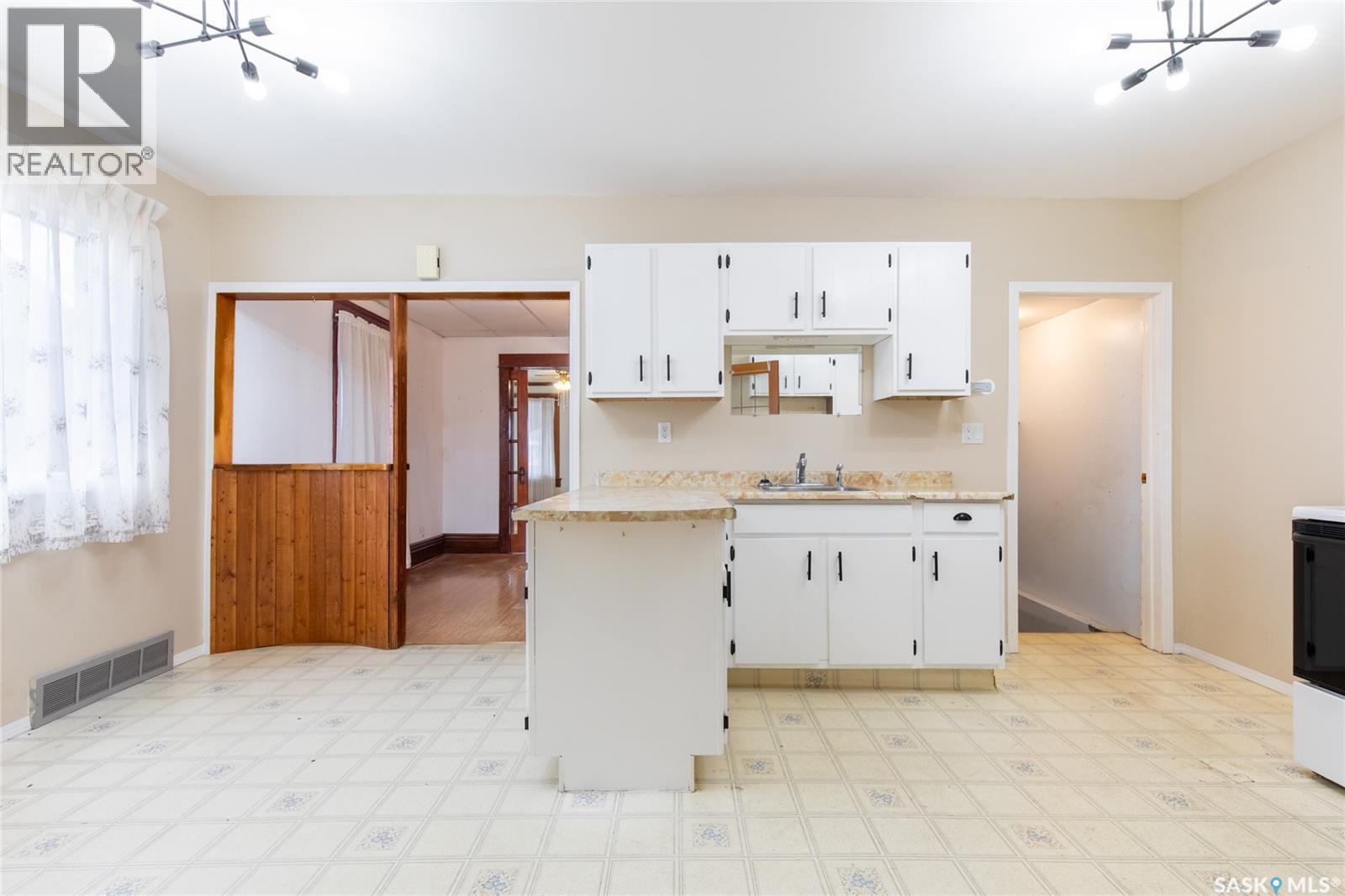 1113 2nd Avenue Nw, Moose Jaw, Saskatchewan  S6H 3R4 - Photo 23 - SK023875