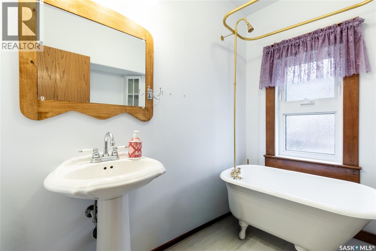 1113 2nd Avenue Nw, Moose Jaw, Saskatchewan  S6H 3R4 - Photo 16 - SK023875