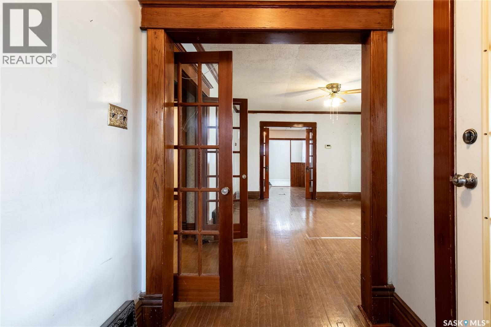 1113 2nd Avenue Nw, Moose Jaw, Saskatchewan  S6H 3R4 - Photo 4 - SK023875