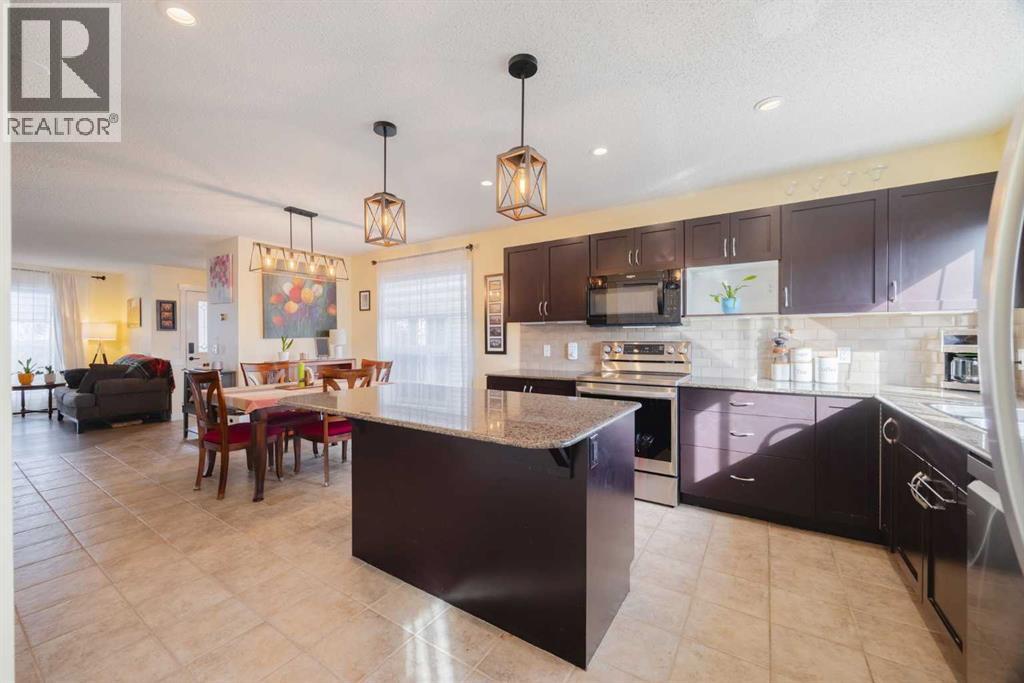 47 Luxstone Point Sw, Airdrie, Alberta  T4B 0H7 - Photo 12 - A2262970