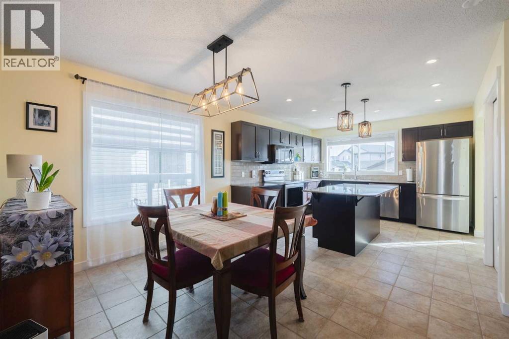 47 Luxstone Point Sw, Airdrie, Alberta  T4B 0H7 - Photo 6 - A2262970