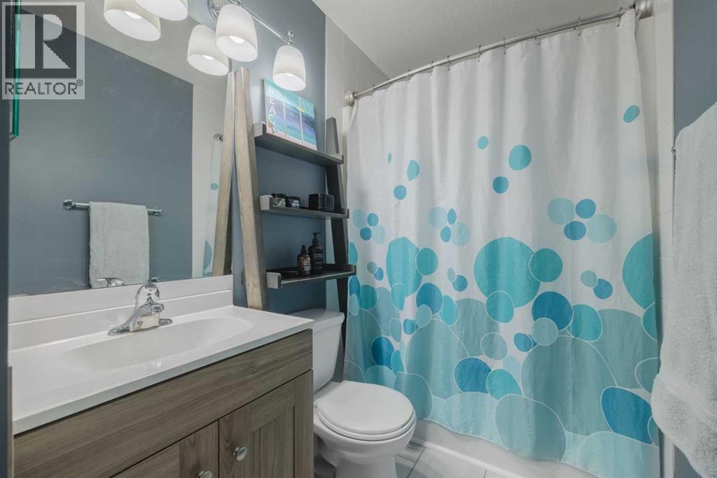 47 Luxstone Point Sw, Airdrie, Alberta  T4B 0H7 - Photo 24 - A2262970