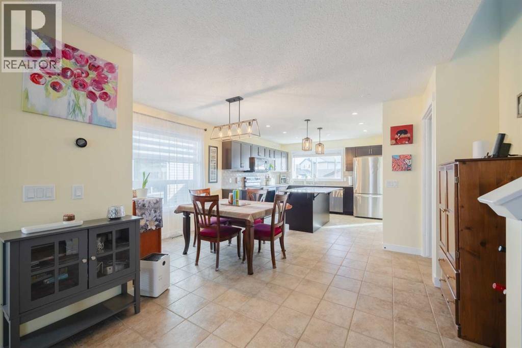 47 Luxstone Point Sw, Airdrie, Alberta  T4B 0H7 - Photo 5 - A2262970