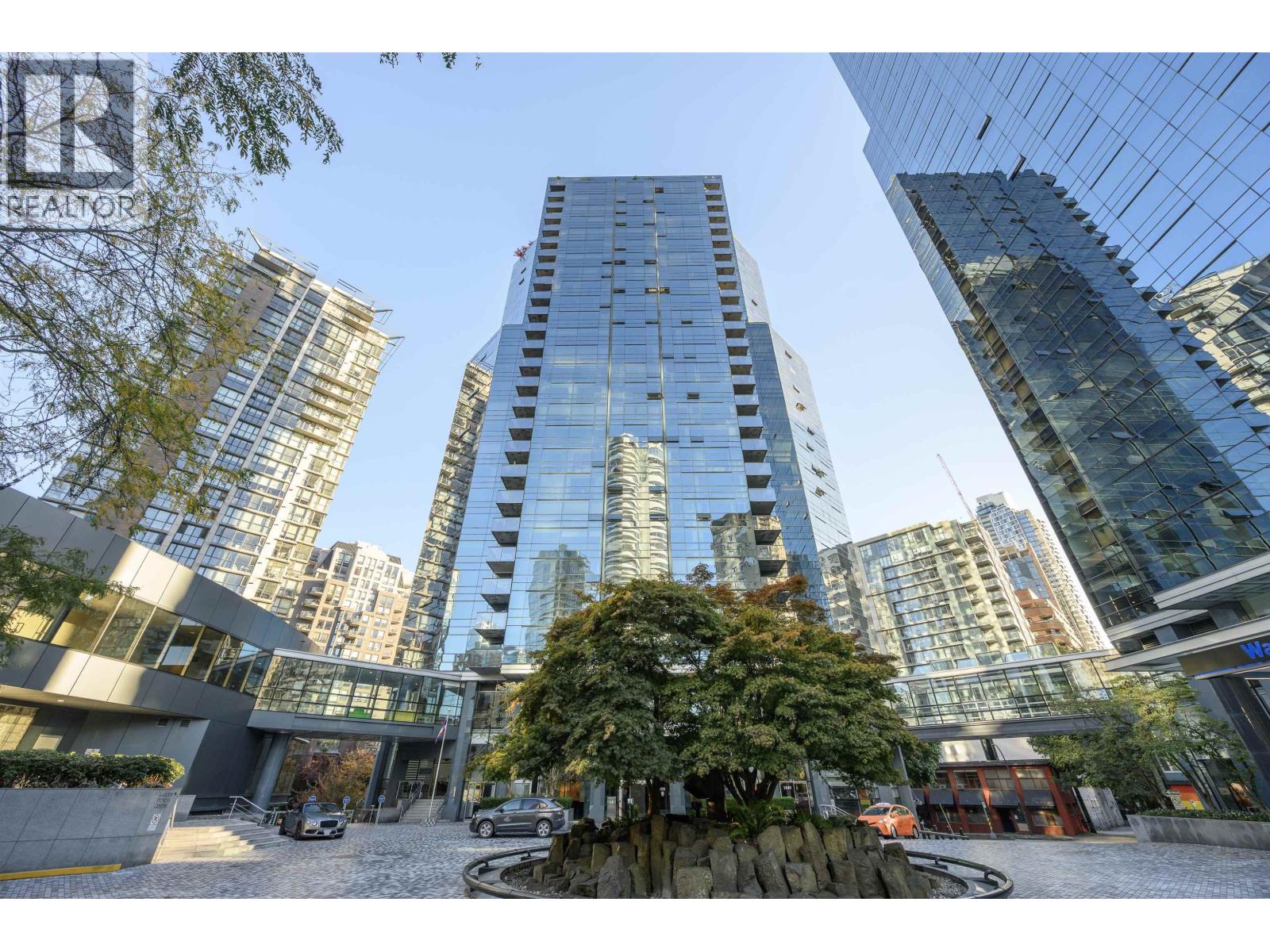 2005 1050 Burrard Street, Vancouver, British Columbia  V6Z 2R9 - Photo 2 - R3064245