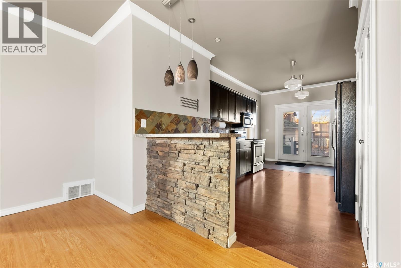 1230 Victoria Avenue, Regina, Saskatchewan  S4P 0N9 - Photo 7 - SK023900