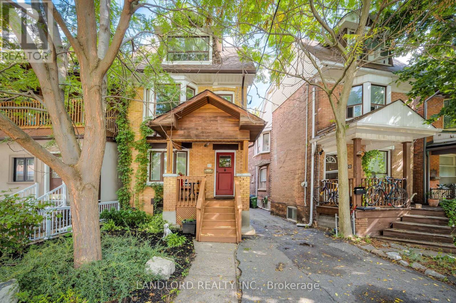 Upper - 22 Rusholme Park Crescent, Toronto, Ontario  M6J 2C9 - Photo 1 - C12537556