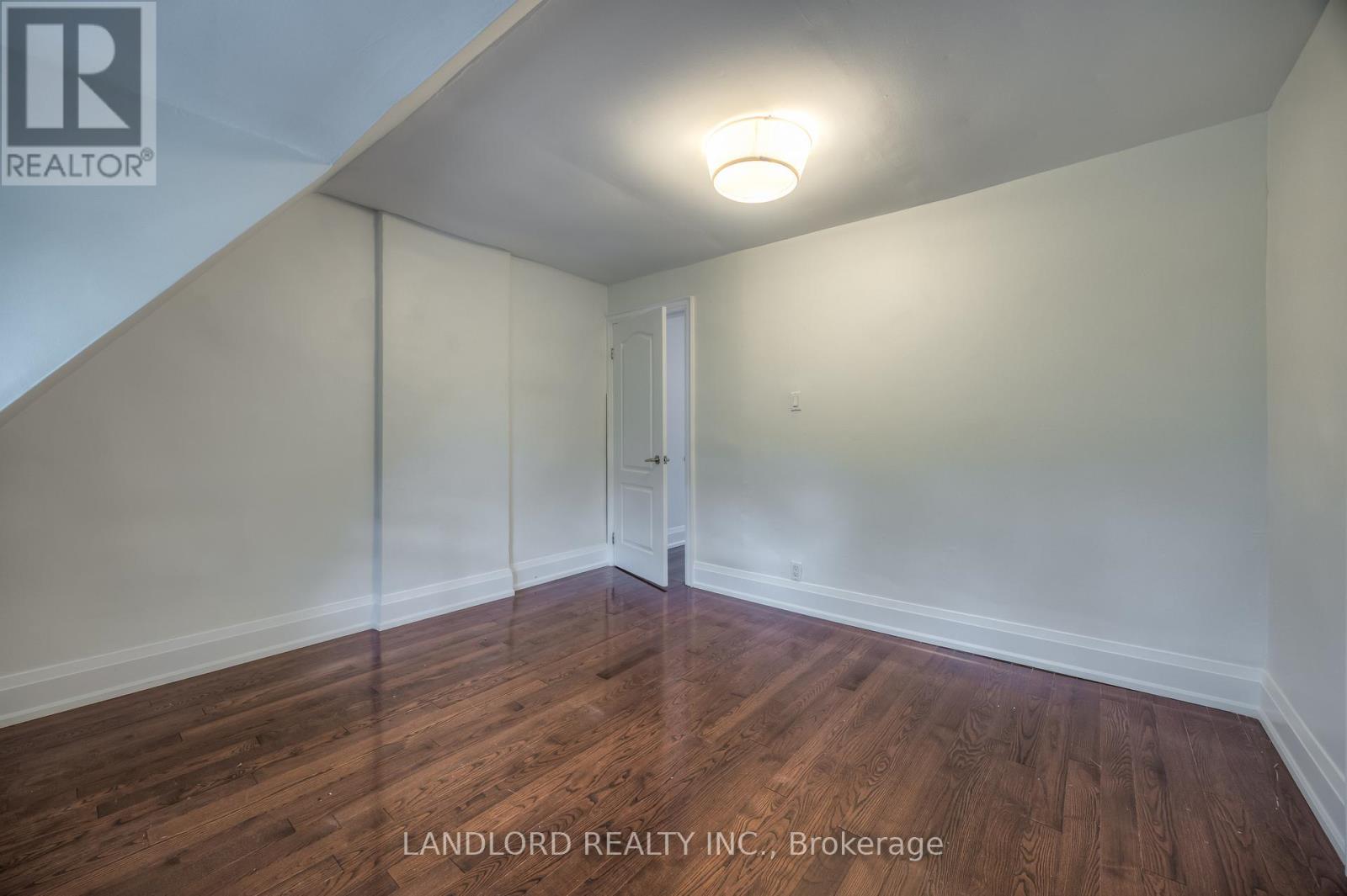 Upper - 22 Rusholme Park Crescent, Toronto, Ontario  M6J 2C9 - Photo 10 - C12537556