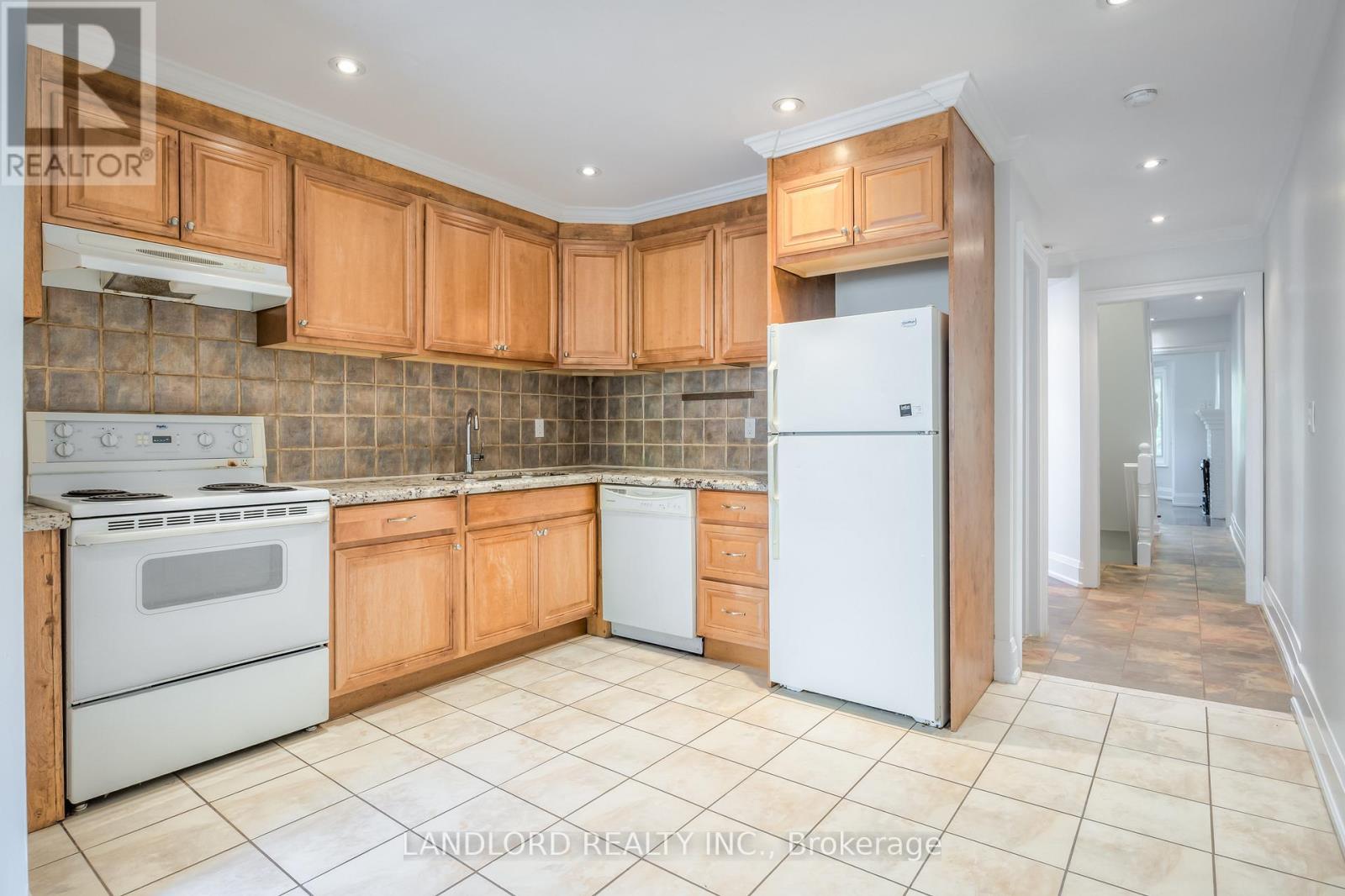 Upper - 22 Rusholme Park Crescent, Toronto, Ontario  M6J 2C9 - Photo 5 - C12537556