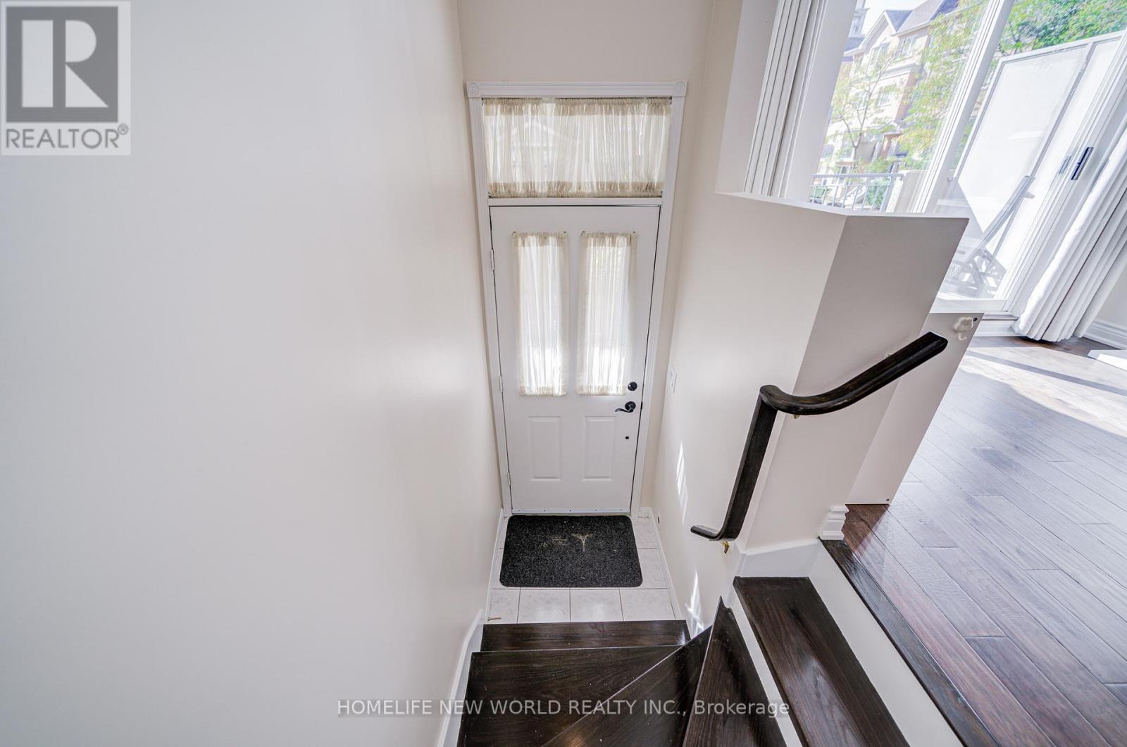 1313 - 28 Sommerset Way, Toronto, Ontario  M2N 6W7 - Photo 5 - C12537572