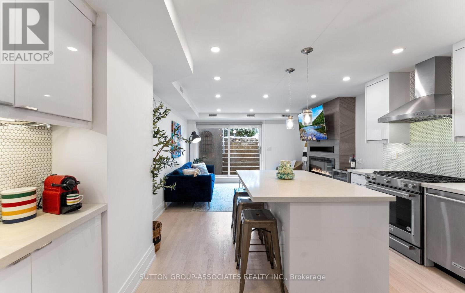 Lower - 689 Manning Avenue, Toronto, Ontario  M6G 2W3 - Photo 13 - C12537578