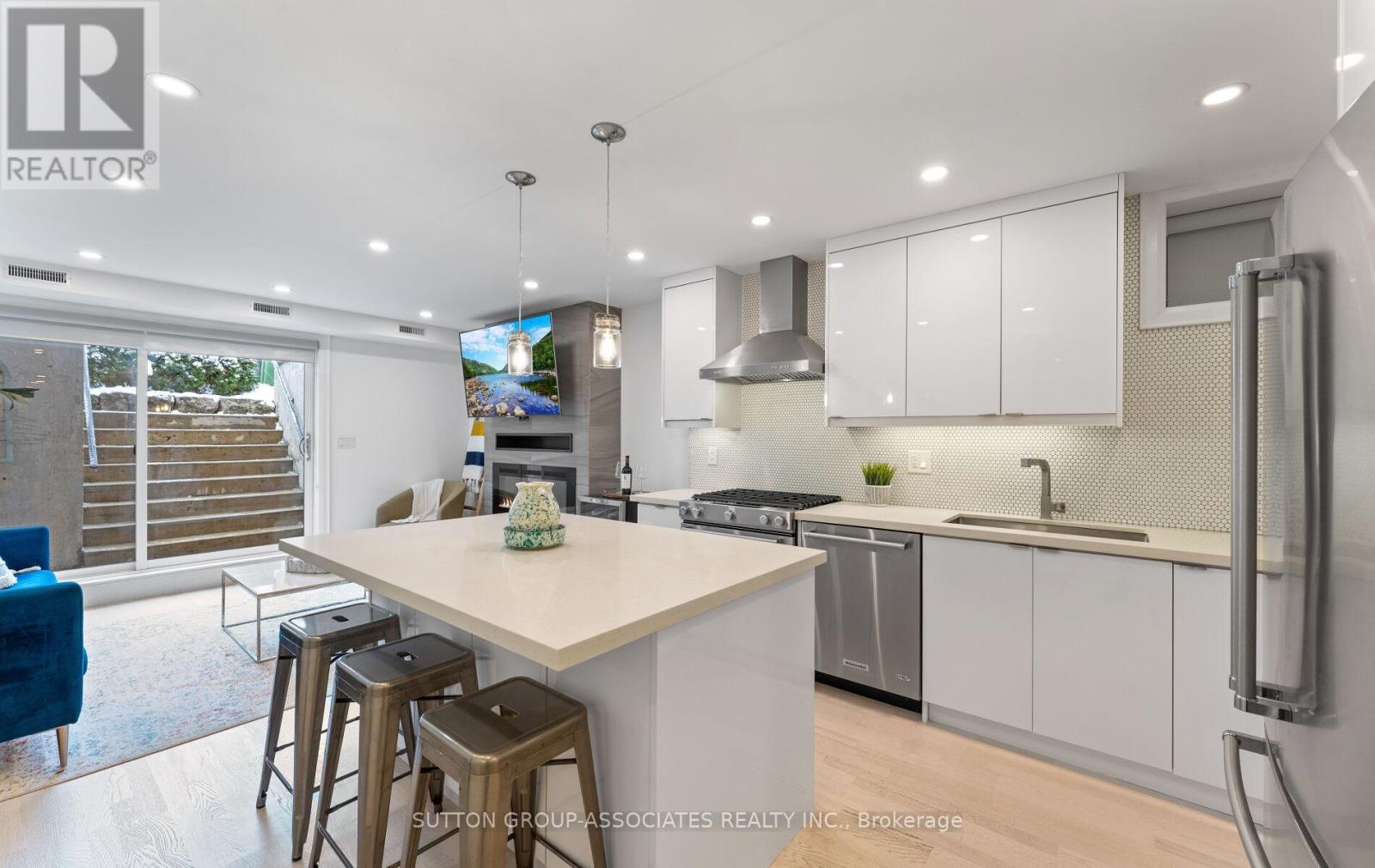 Lower - 689 Manning Avenue, Toronto, Ontario  M6G 2W3 - Photo 16 - C12537578