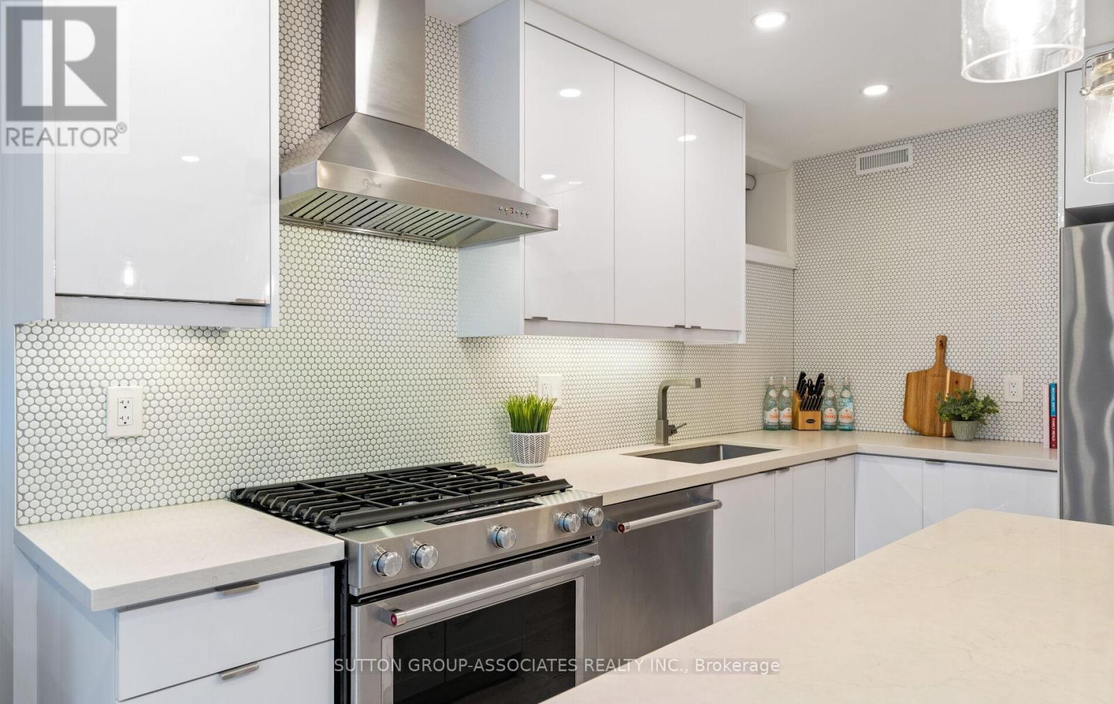 Lower - 689 Manning Avenue, Toronto, Ontario  M6G 2W3 - Photo 18 - C12537578