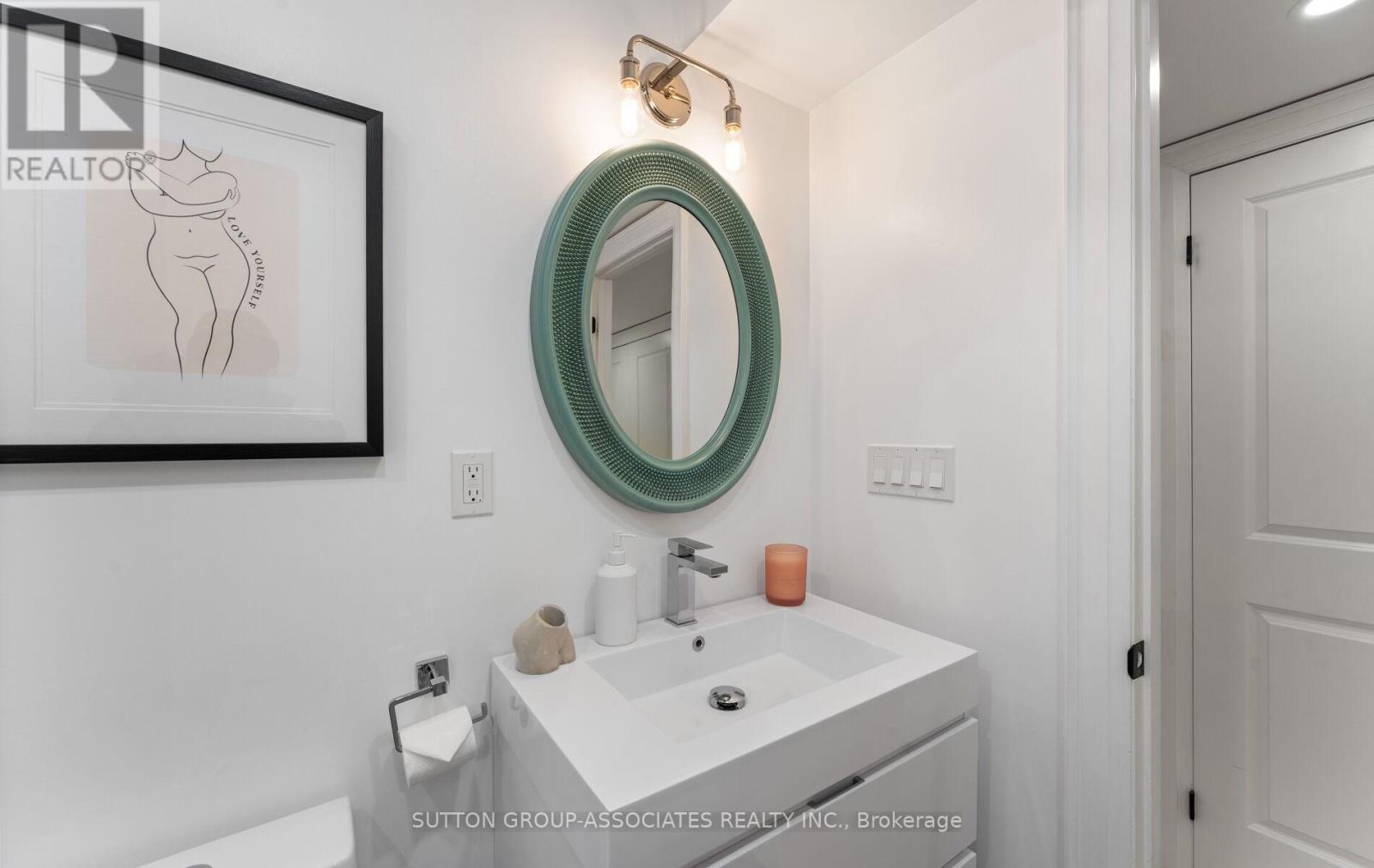 Lower - 689 Manning Avenue, Toronto, Ontario  M6G 2W3 - Photo 21 - C12537578