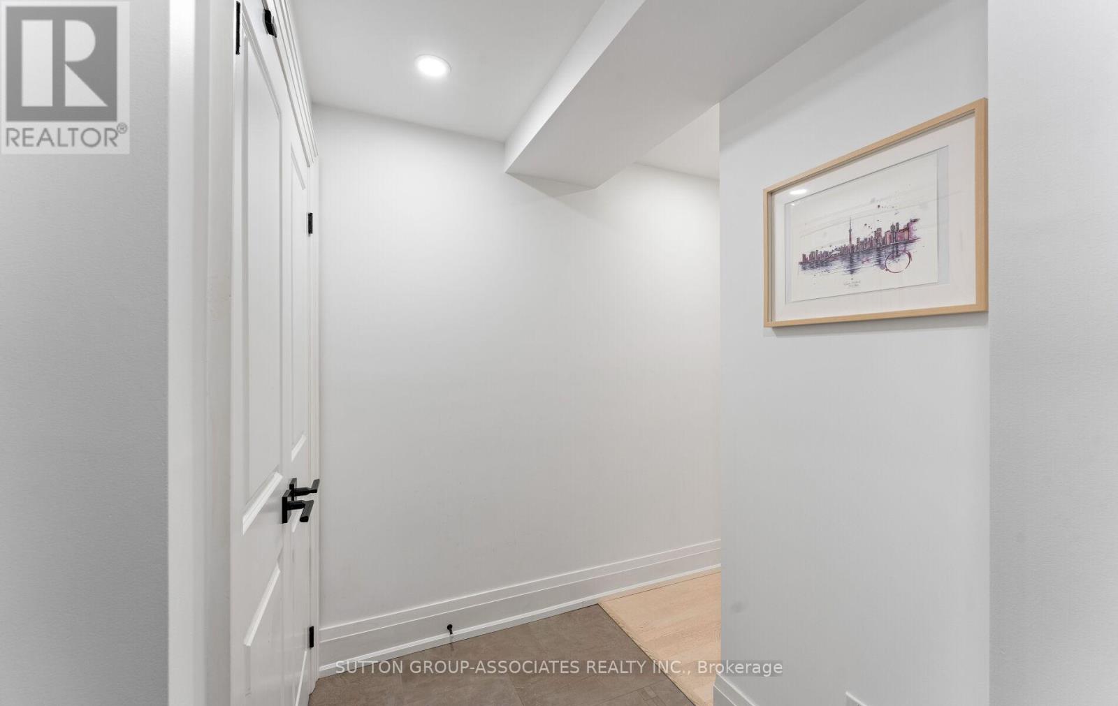 Lower - 689 Manning Avenue, Toronto, Ontario  M6G 2W3 - Photo 5 - C12537578