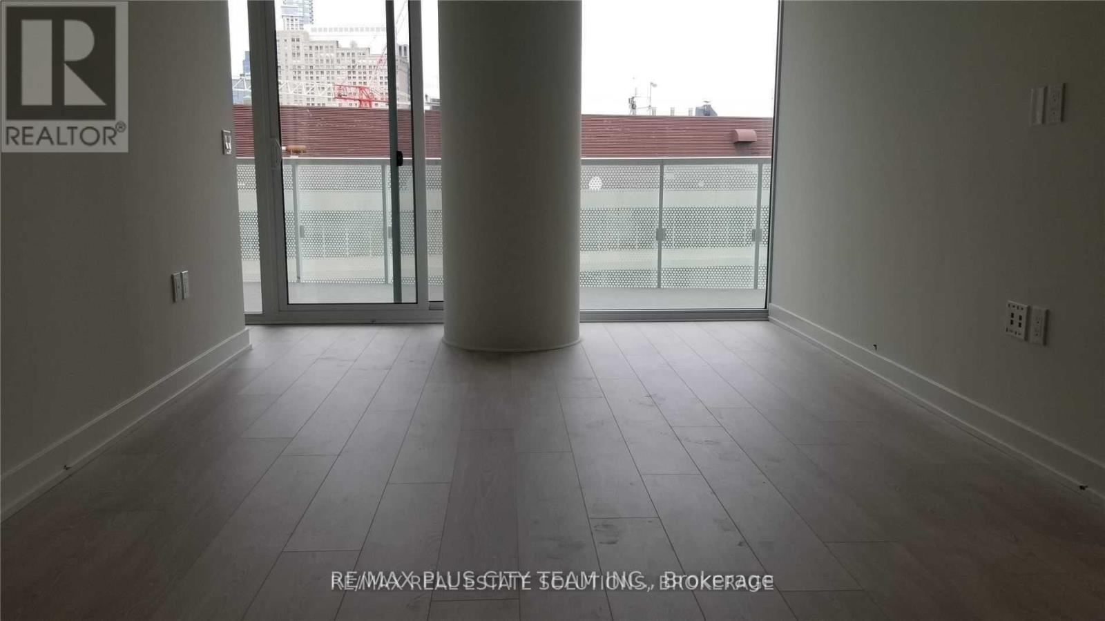 822 - 15 Queens Quay E, Toronto, Ontario  M5E 0C5 - Photo 2 - C12537588