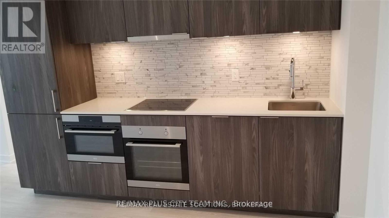 822 - 15 Queens Quay E, Toronto, Ontario  M5E 0C5 - Photo 4 - C12537588