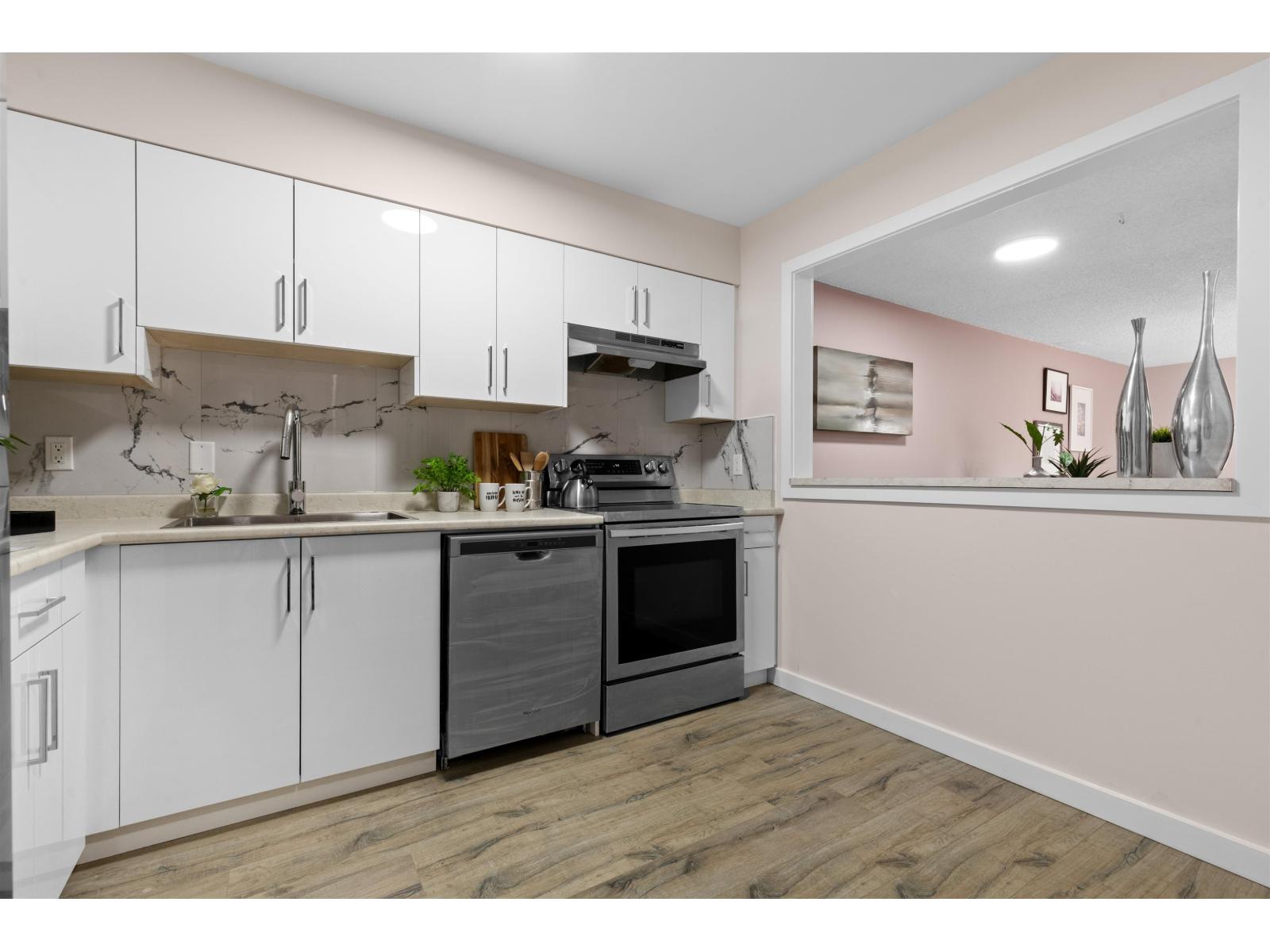 308 1561 Vidal Street, White Rock, British Columbia V4B 5A7 - Photo 2 - R3066666