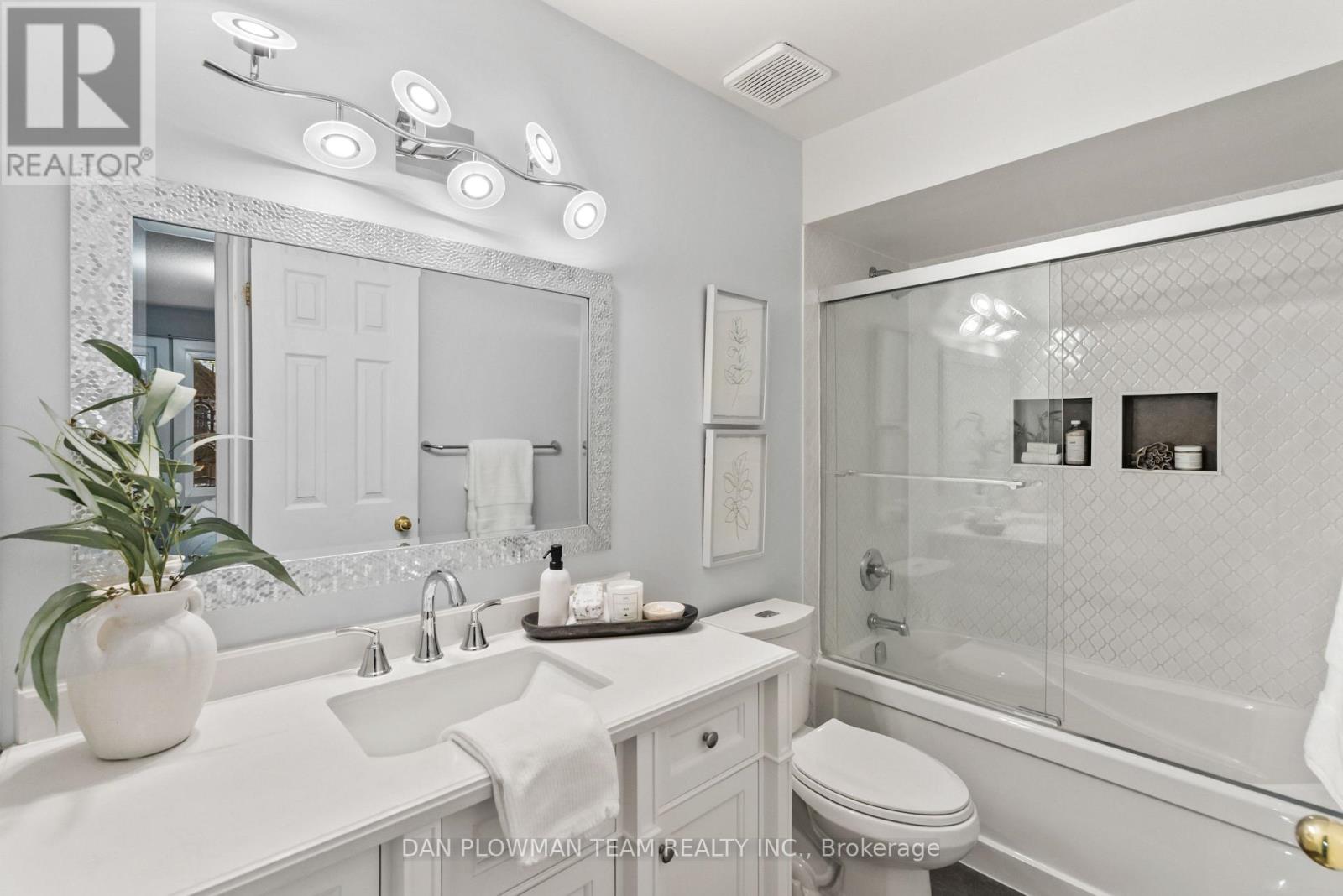 65 Sandford Crescent, Whitby, Ontario L1R 2S1 - Photo 22 - E12537524