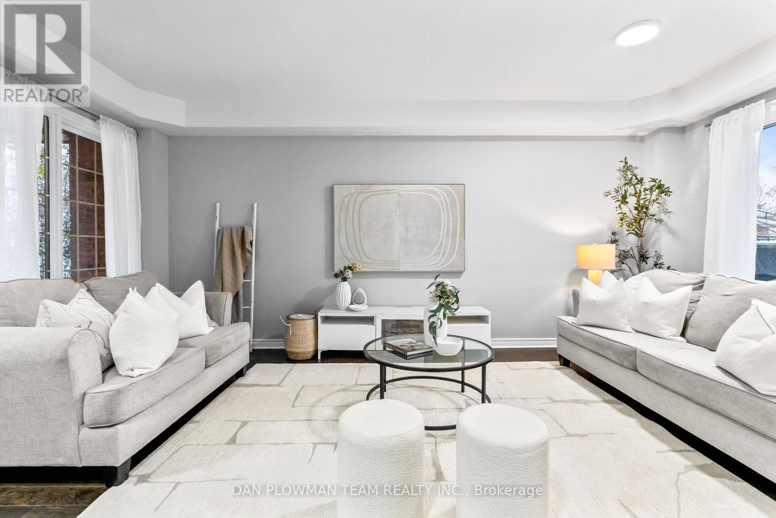 65 Sandford Crescent, Whitby, Ontario L1R 2S1 - Photo 8 - E12537524