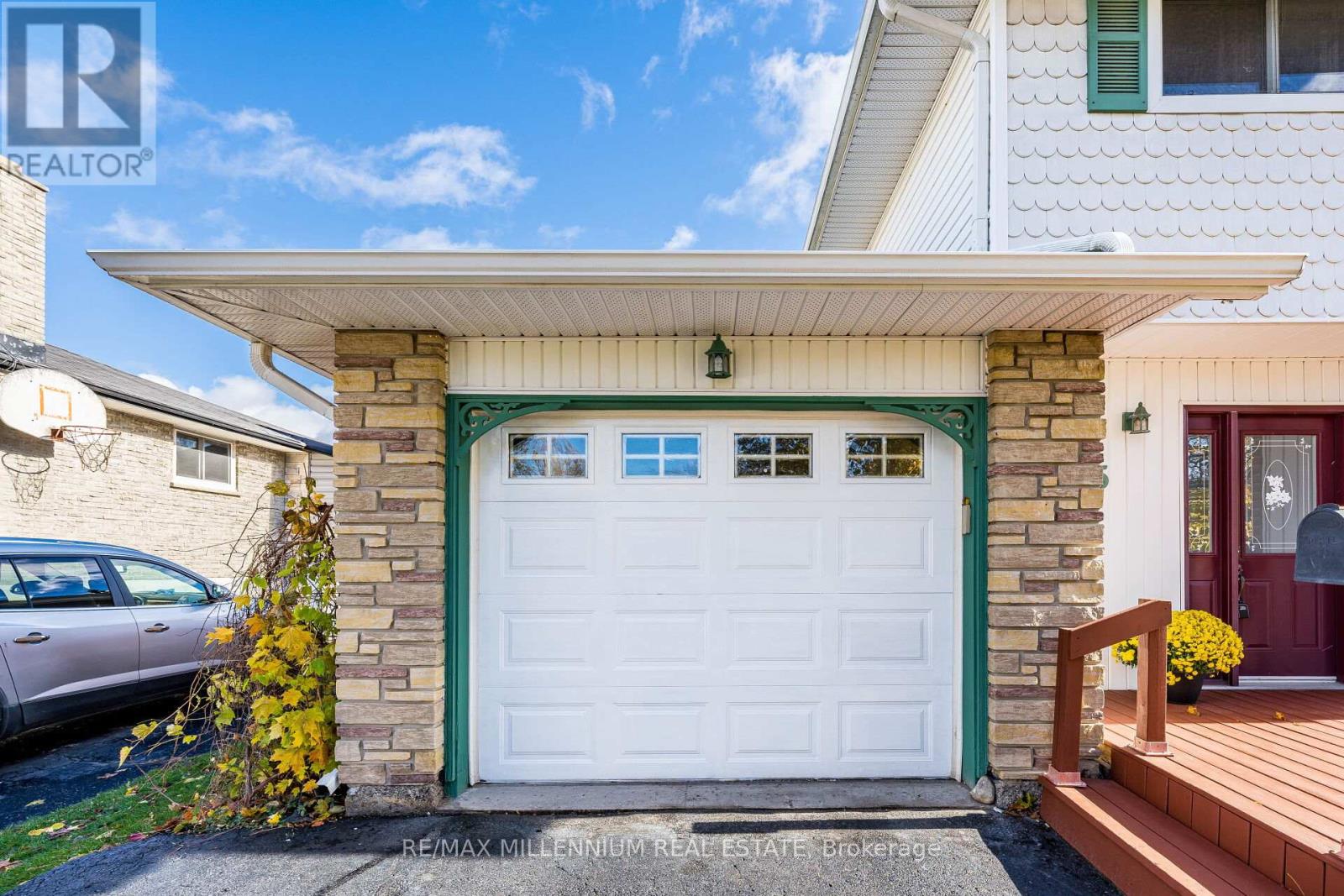 985 Central Park Boulevard N, Oshawa, Ontario  L1G 7A7 - Photo 3 - E12537532