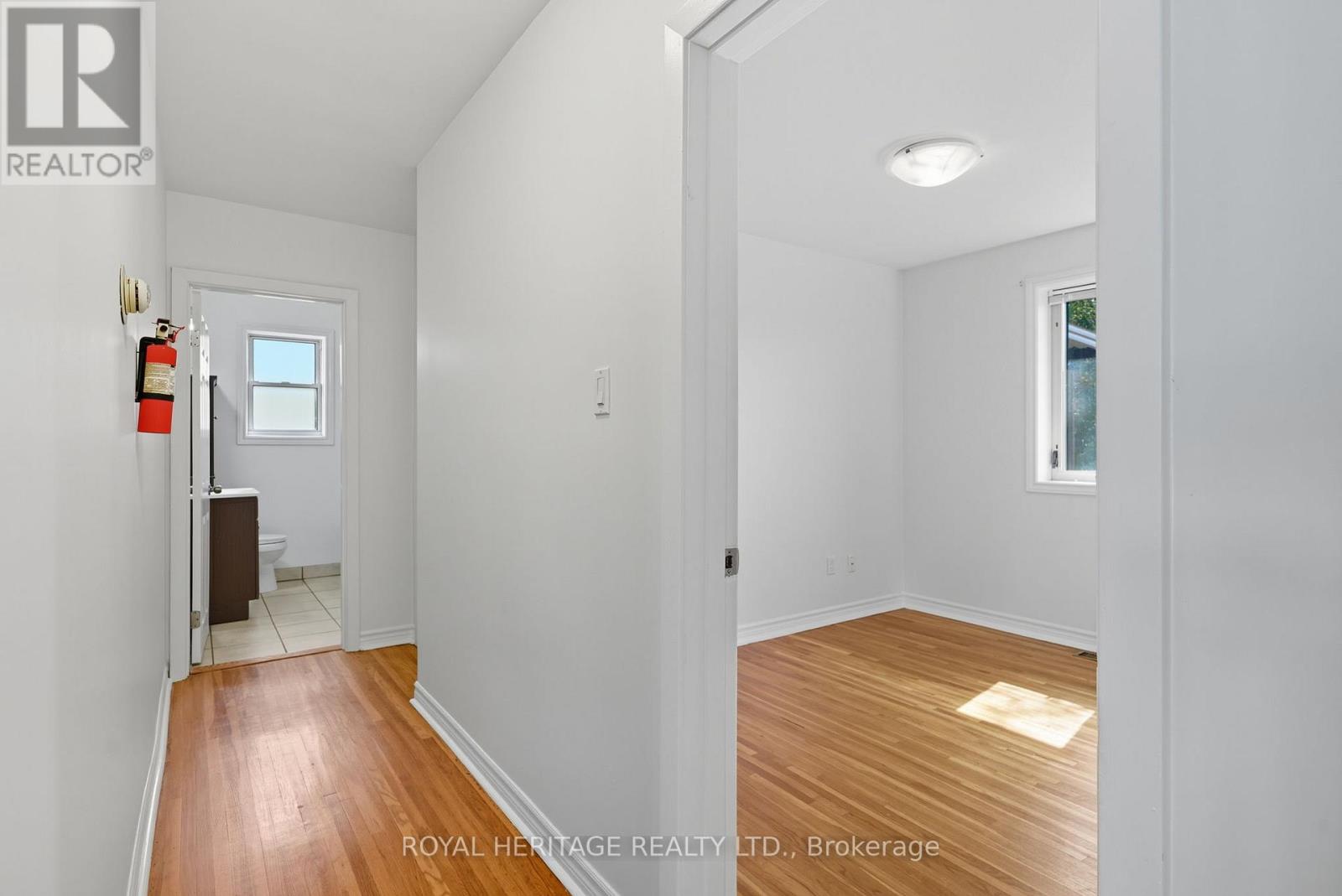 Main - 713 Burns Street W, Whitby, Ontario  L1N 1K5 - Photo 11 - E12537632