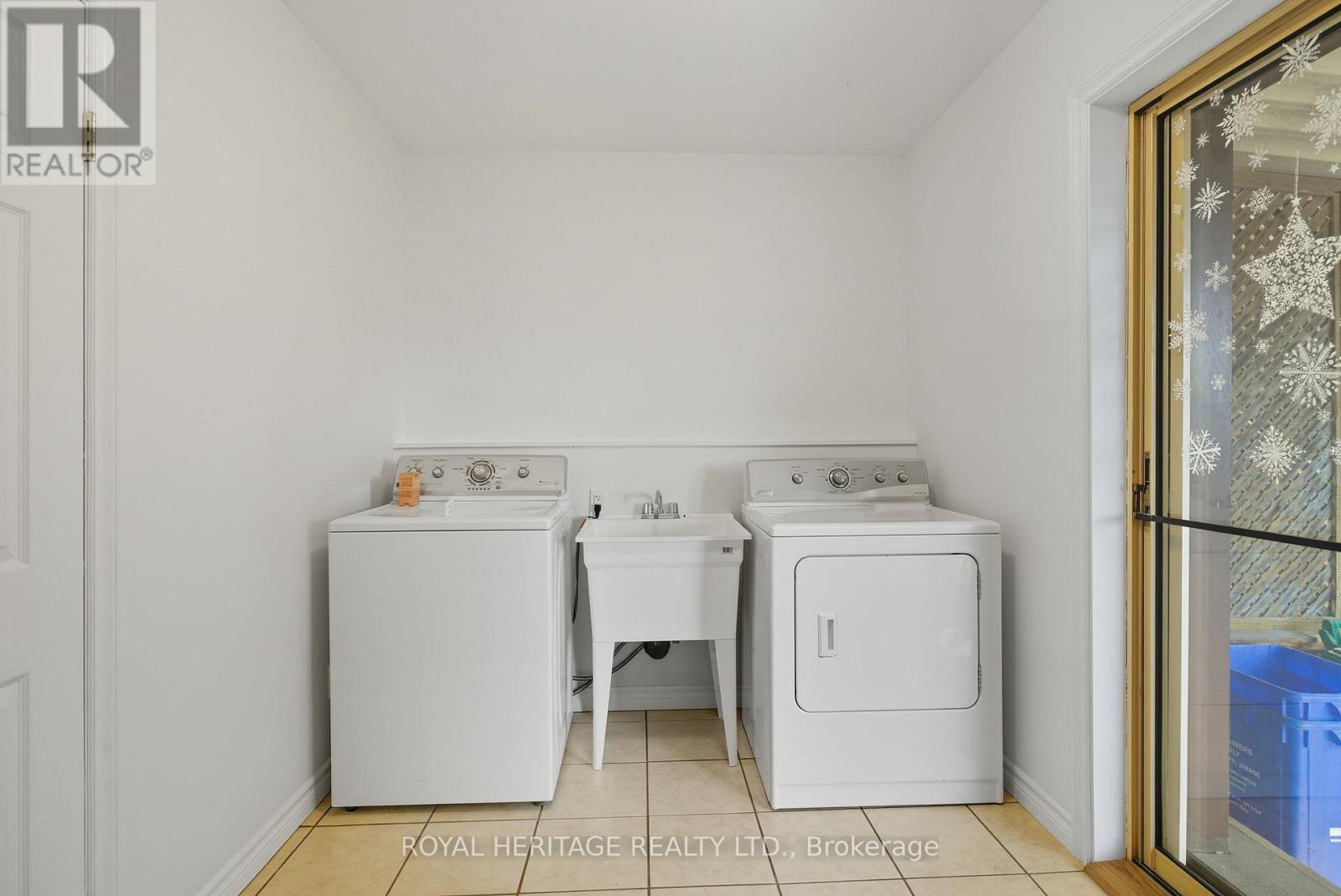 Main - 713 Burns Street W, Whitby, Ontario  L1N 1K5 - Photo 15 - E12537632