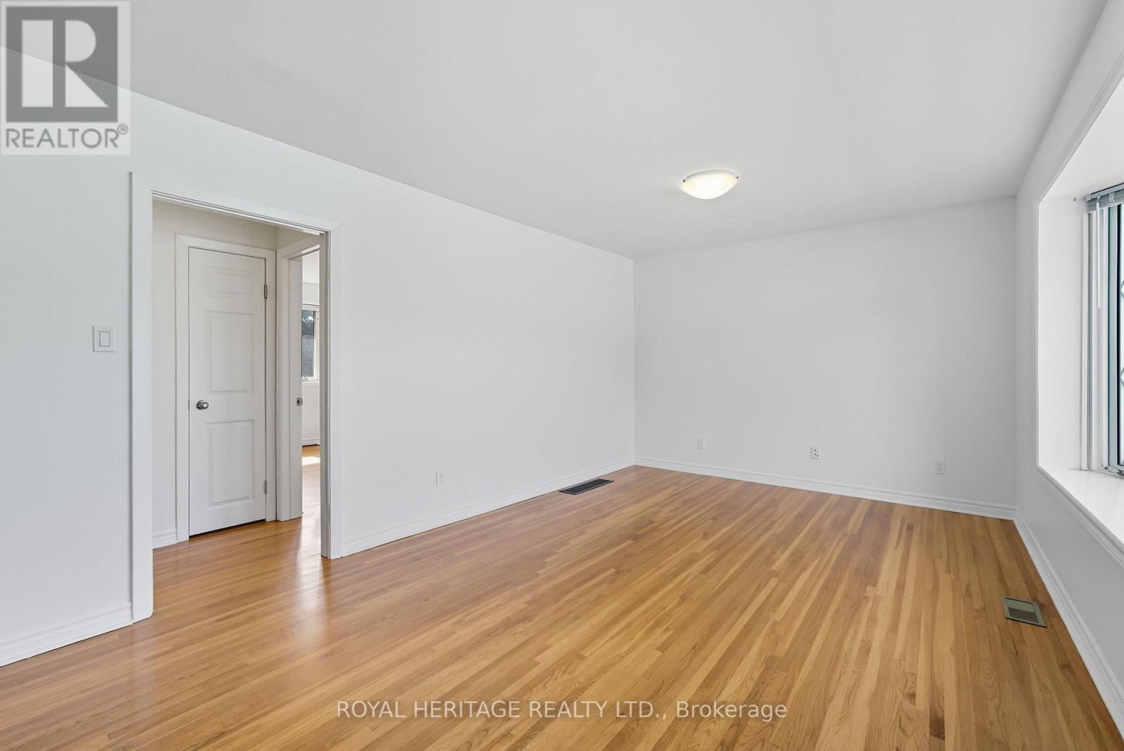 Main - 713 Burns Street W, Whitby, Ontario  L1N 1K5 - Photo 7 - E12537632