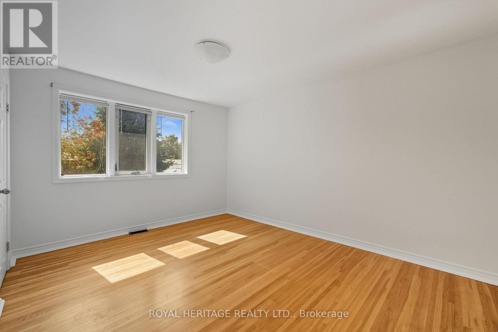 Main - 713 Burns Street W, Whitby, Ontario  L1N 1K5 - Photo 9 - E12537632