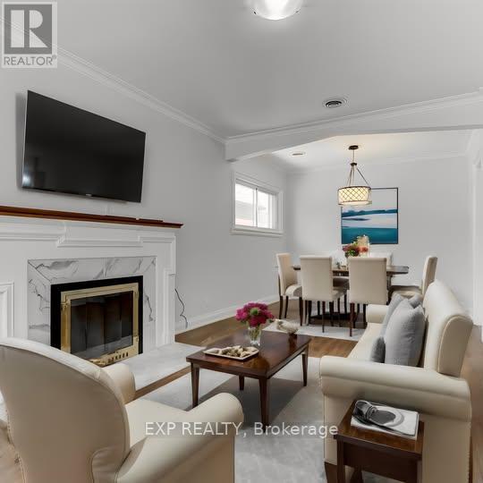 11 Fairside Avenue, Toronto, Ontario  M4C 3G8 - Photo 2 - E12537638