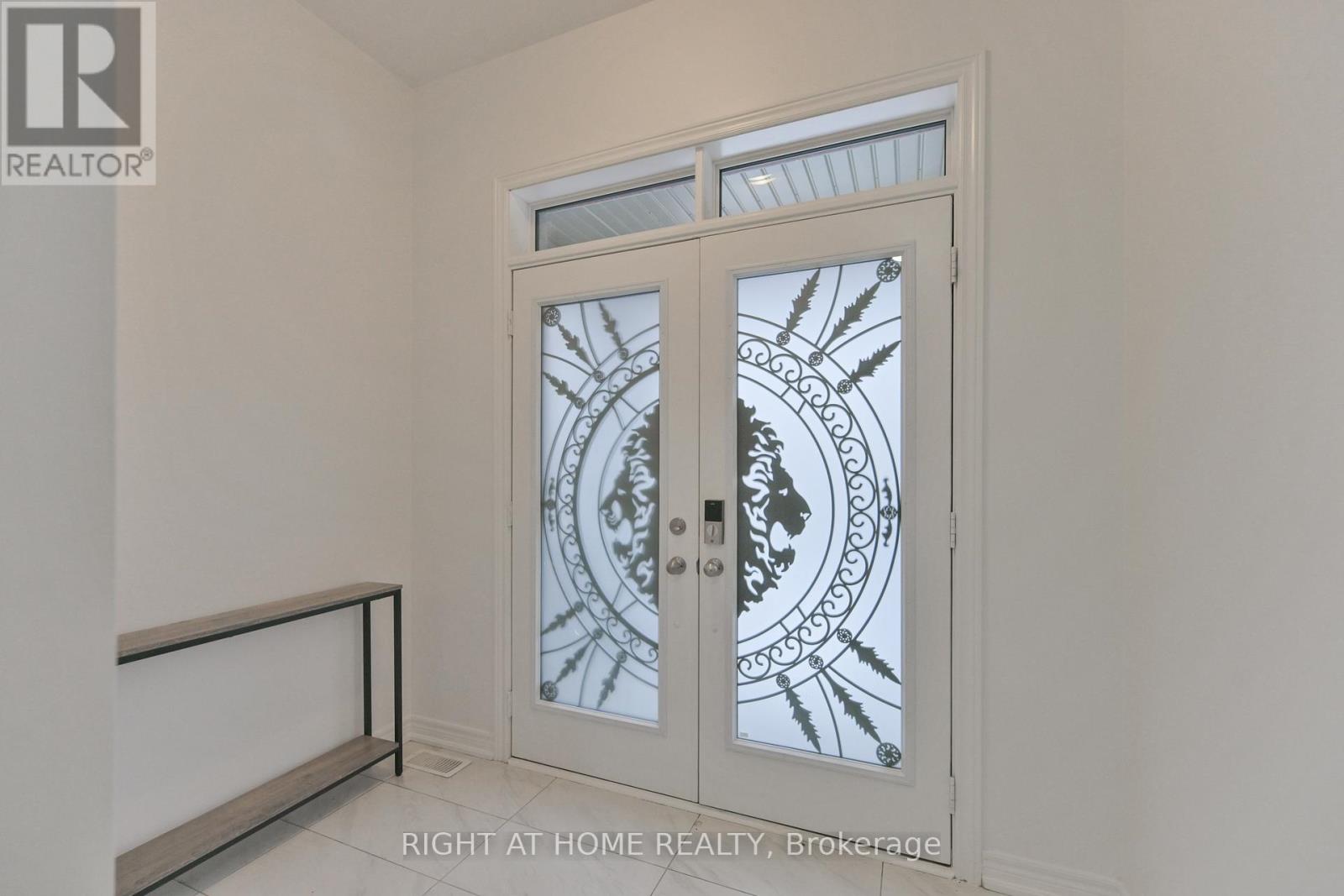 92 Conarty Crescent, Whitby, Ontario  L1P 0L4 - Photo 2 - E12537664