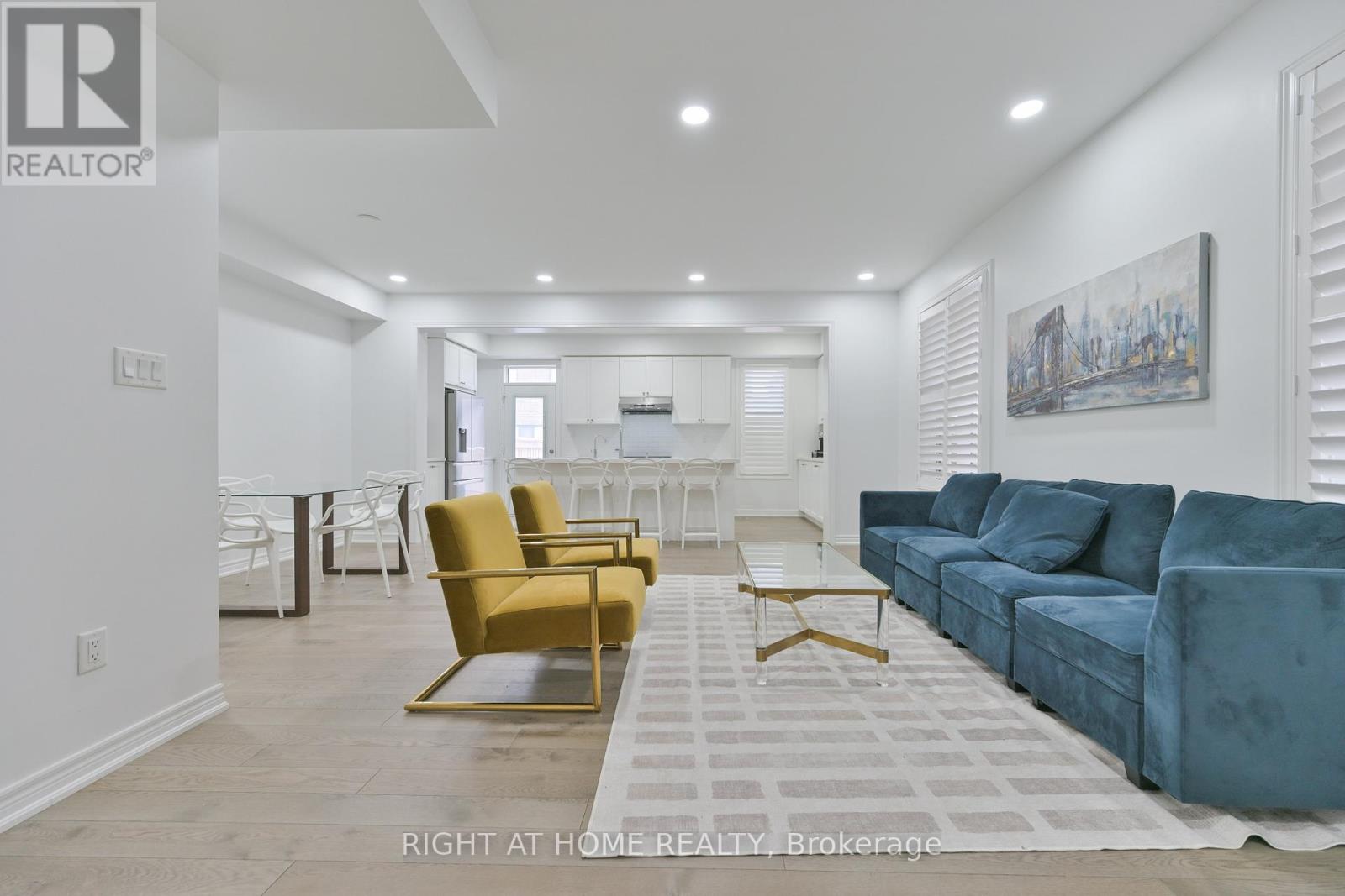 92 Conarty Crescent, Whitby, Ontario  L1P 0L4 - Photo 5 - E12537664