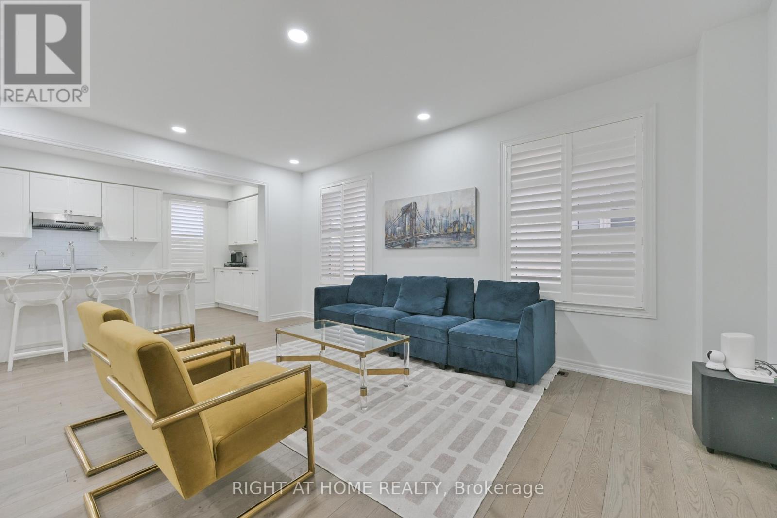 92 Conarty Crescent, Whitby, Ontario  L1P 0L4 - Photo 6 - E12537664