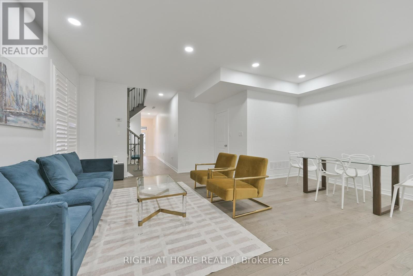 92 Conarty Crescent, Whitby, Ontario  L1P 0L4 - Photo 7 - E12537664