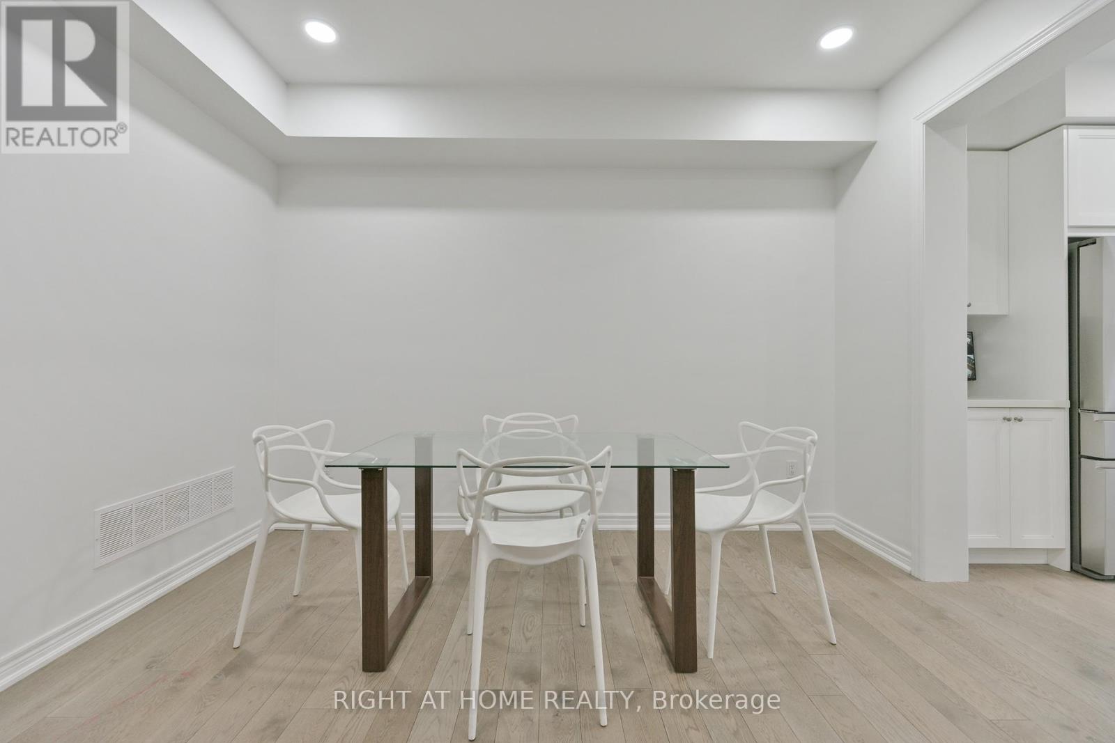 92 Conarty Crescent, Whitby, Ontario  L1P 0L4 - Photo 8 - E12537664