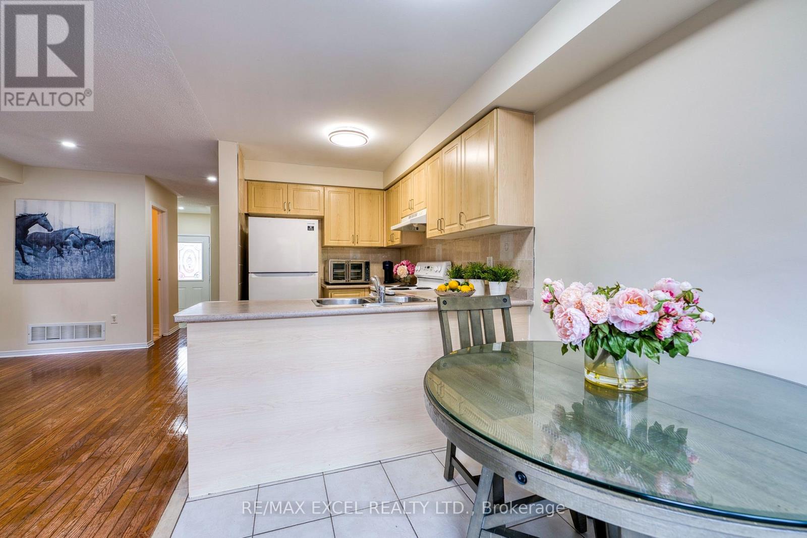 5909 Churchill Meadows Boulevard, Mississauga, Ontario  L5M 6Y2 - Photo 4 - W12438898