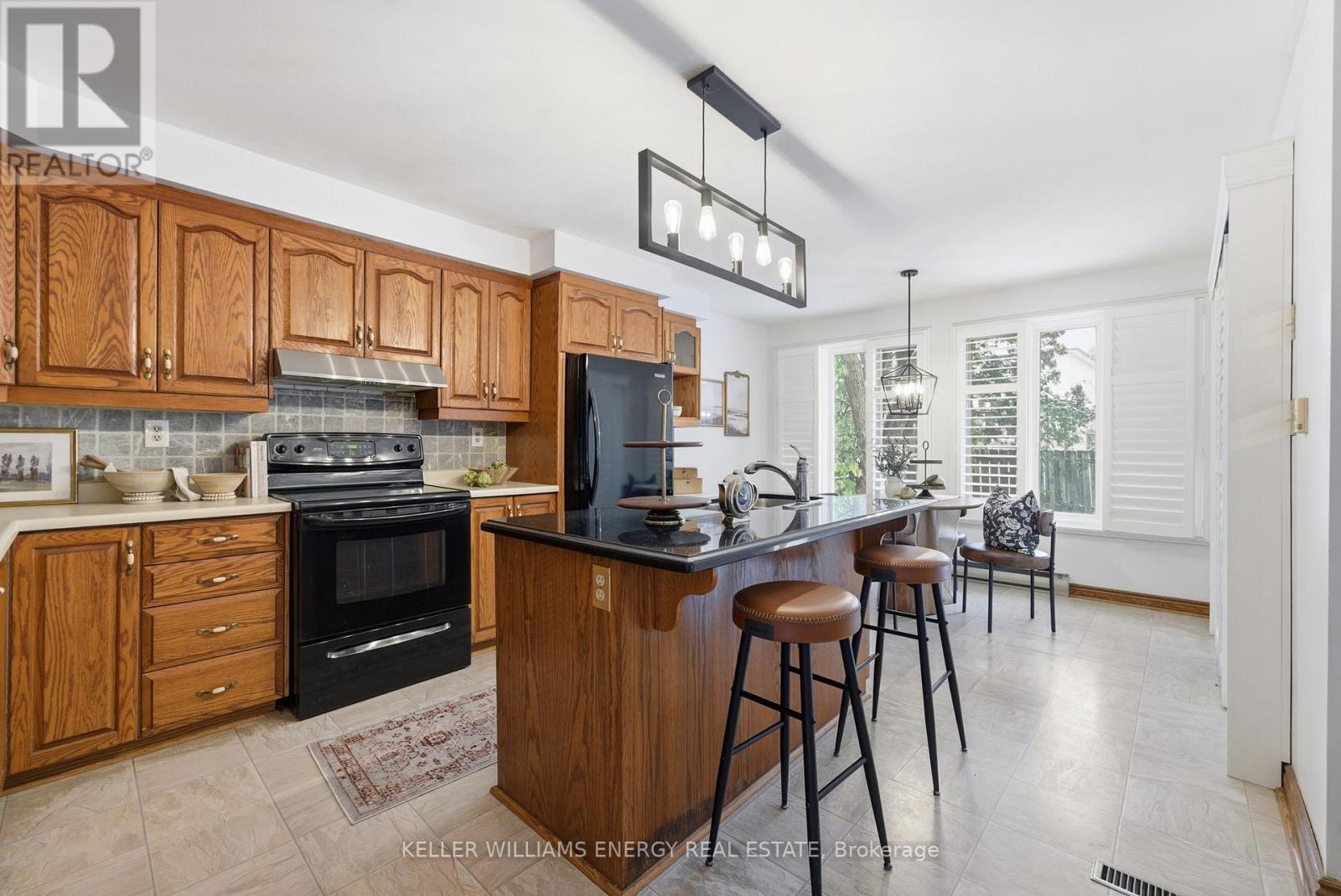 738 Greenbriar Drive, Oshawa, Ontario  L1G 7J6 - Photo 10 - E12537802