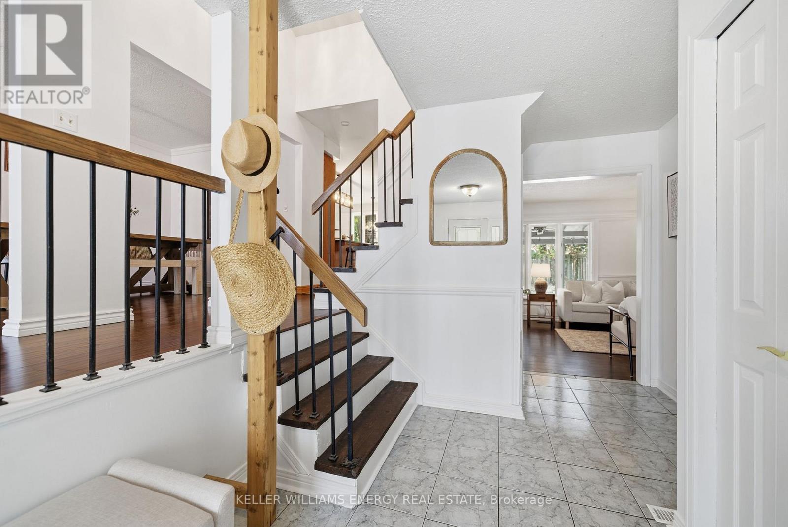 738 Greenbriar Drive, Oshawa, Ontario  L1G 7J6 - Photo 4 - E12537802