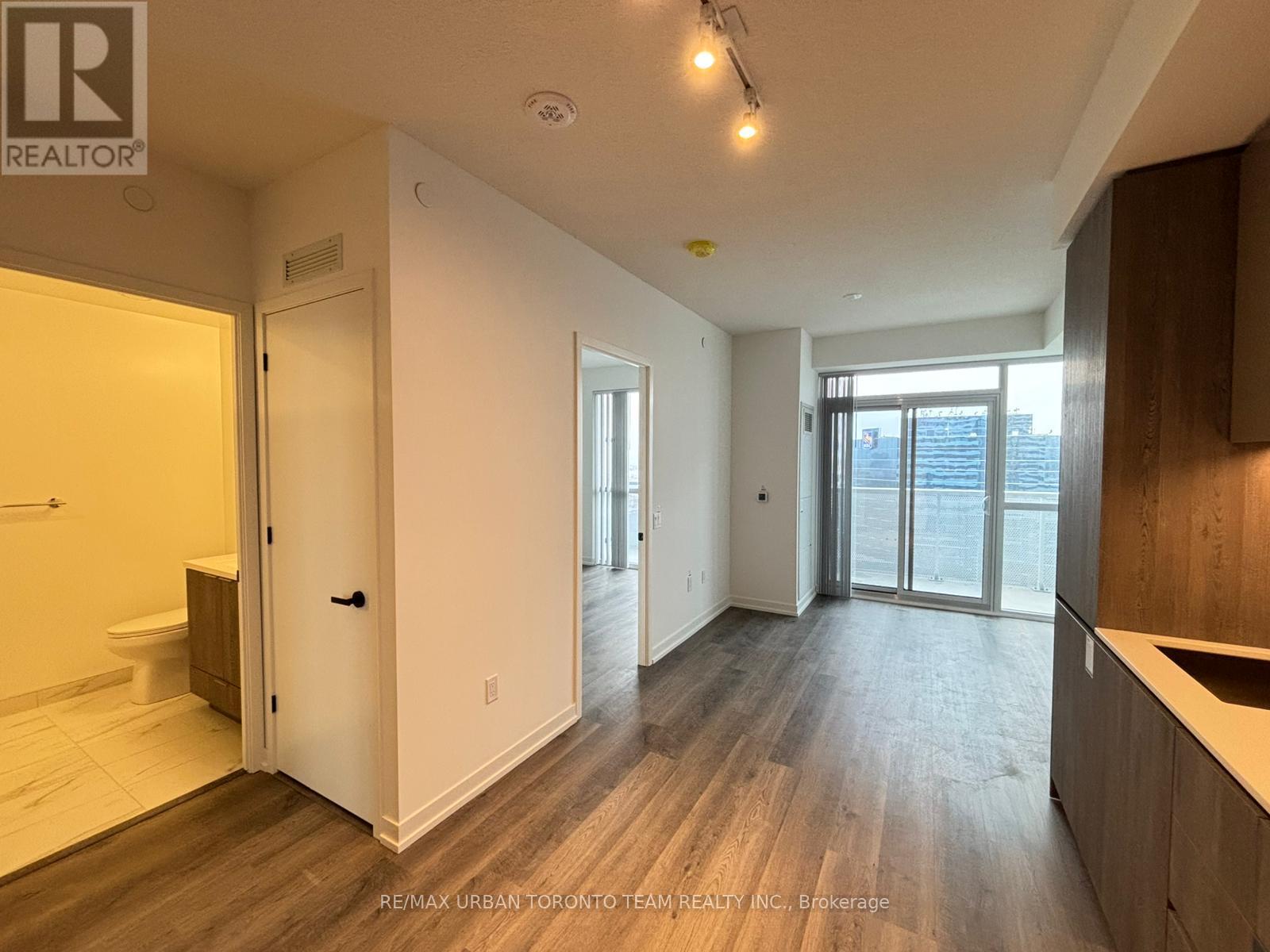 1003 - 8 Interchange Way, Vaughan, Ontario  L4K 5Z7 - Photo 2 - N12537496